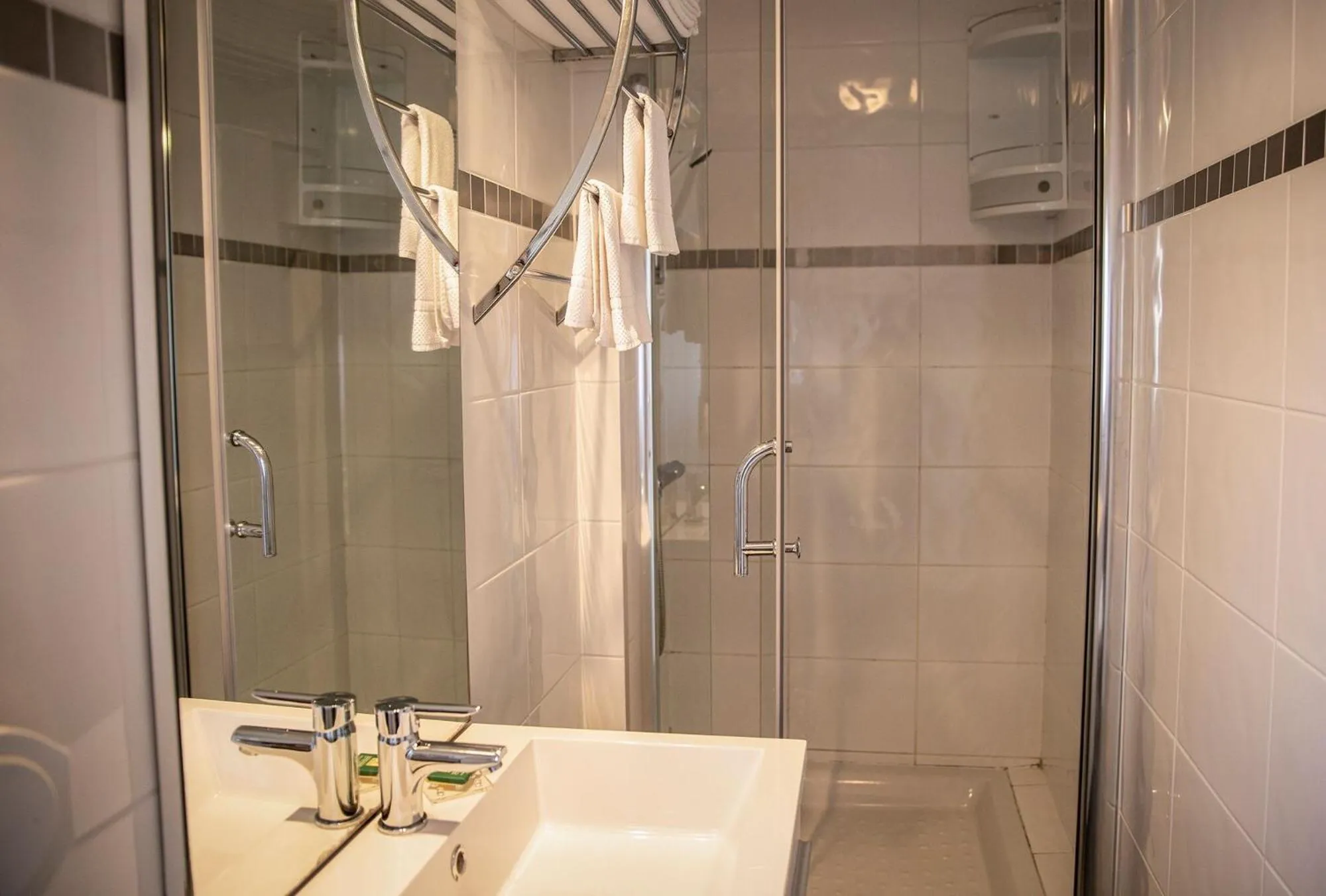 Bathroom in Hôtel Du Soleil