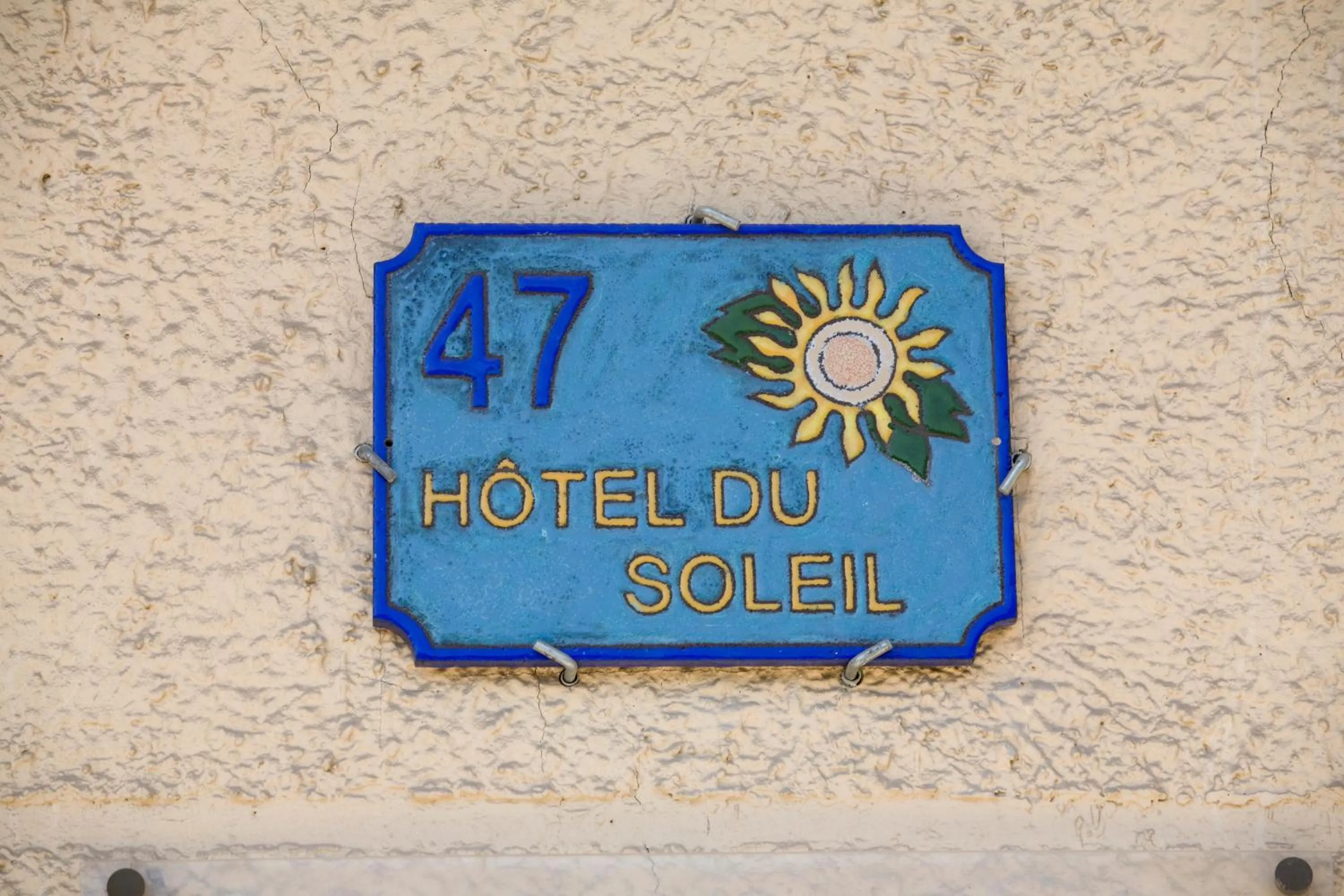 Logo/Certificate/Sign in Hôtel Du Soleil
