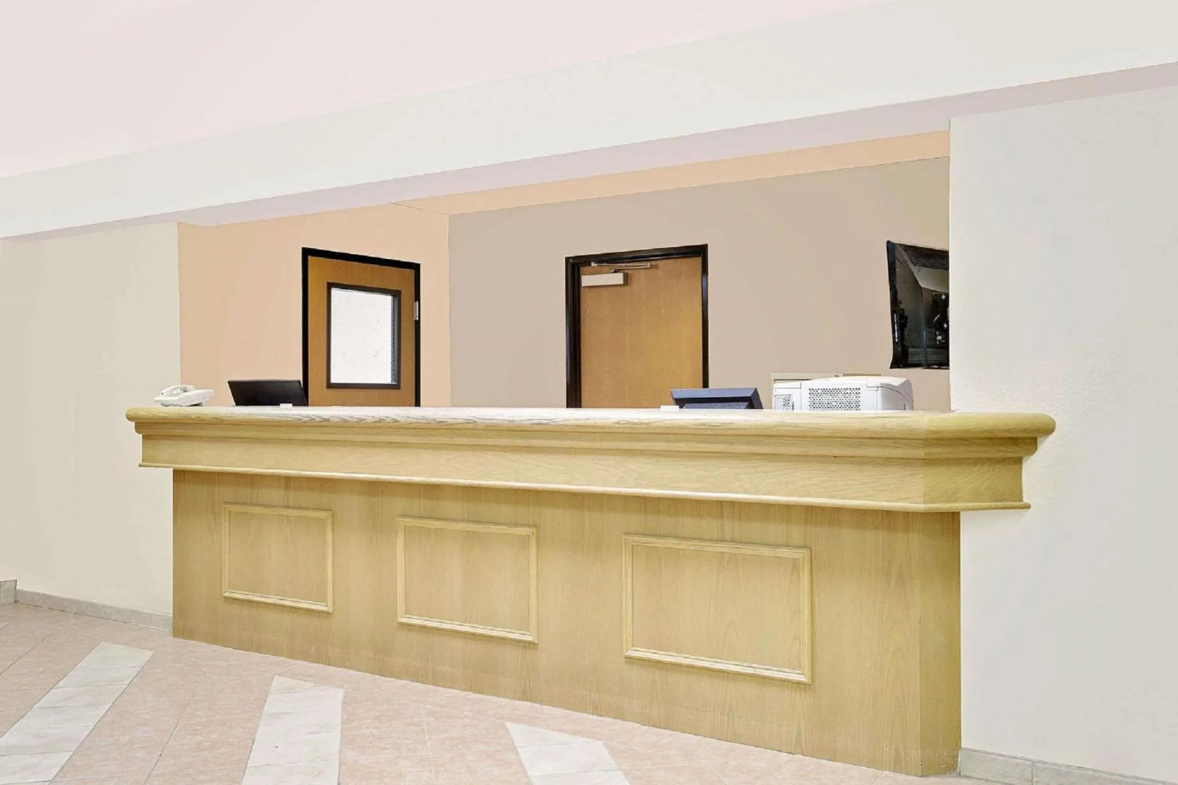 Lobby or reception in Super 8 by Wyndham Battle Mountain