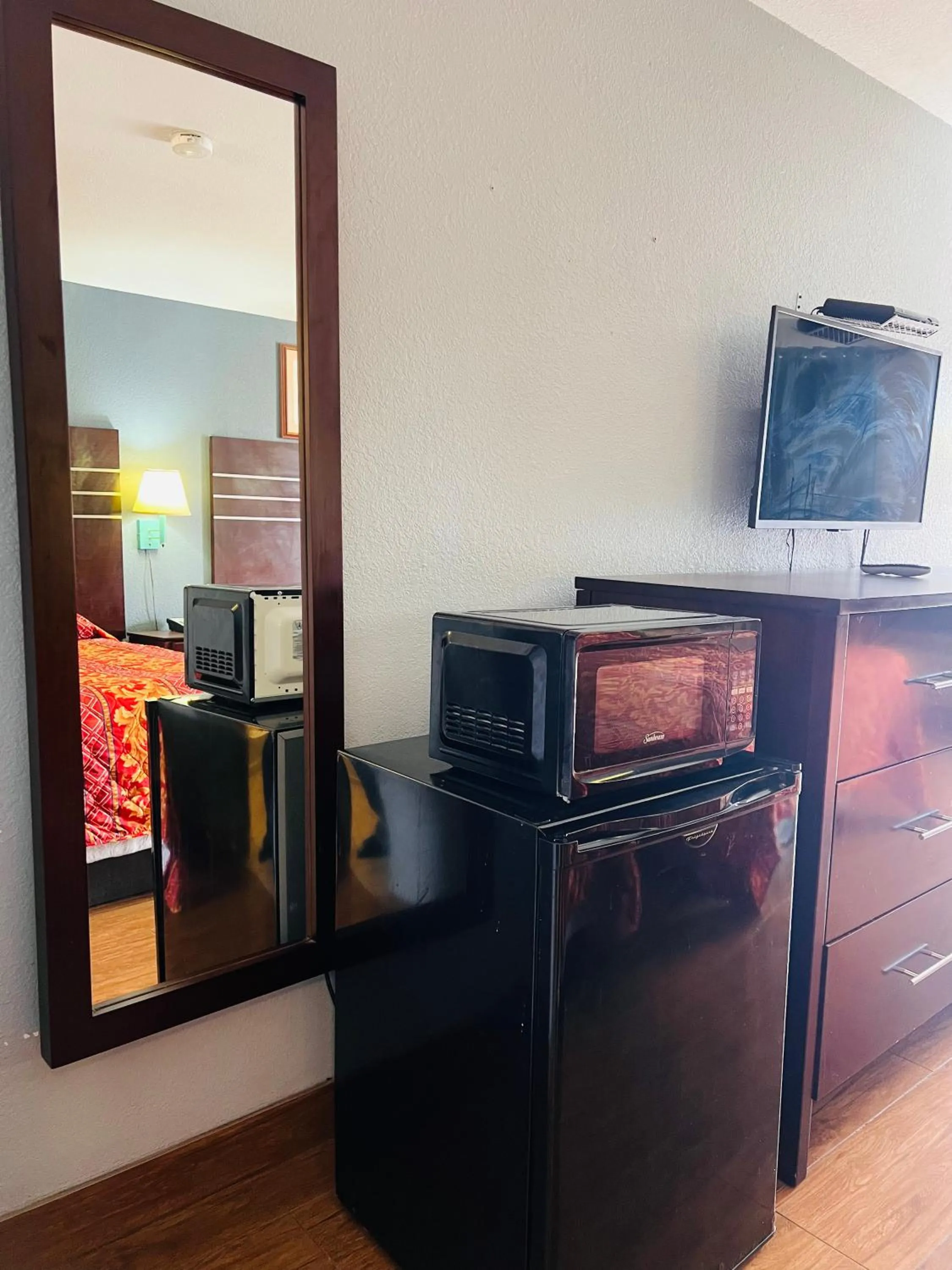 Living room in The Shades Motel