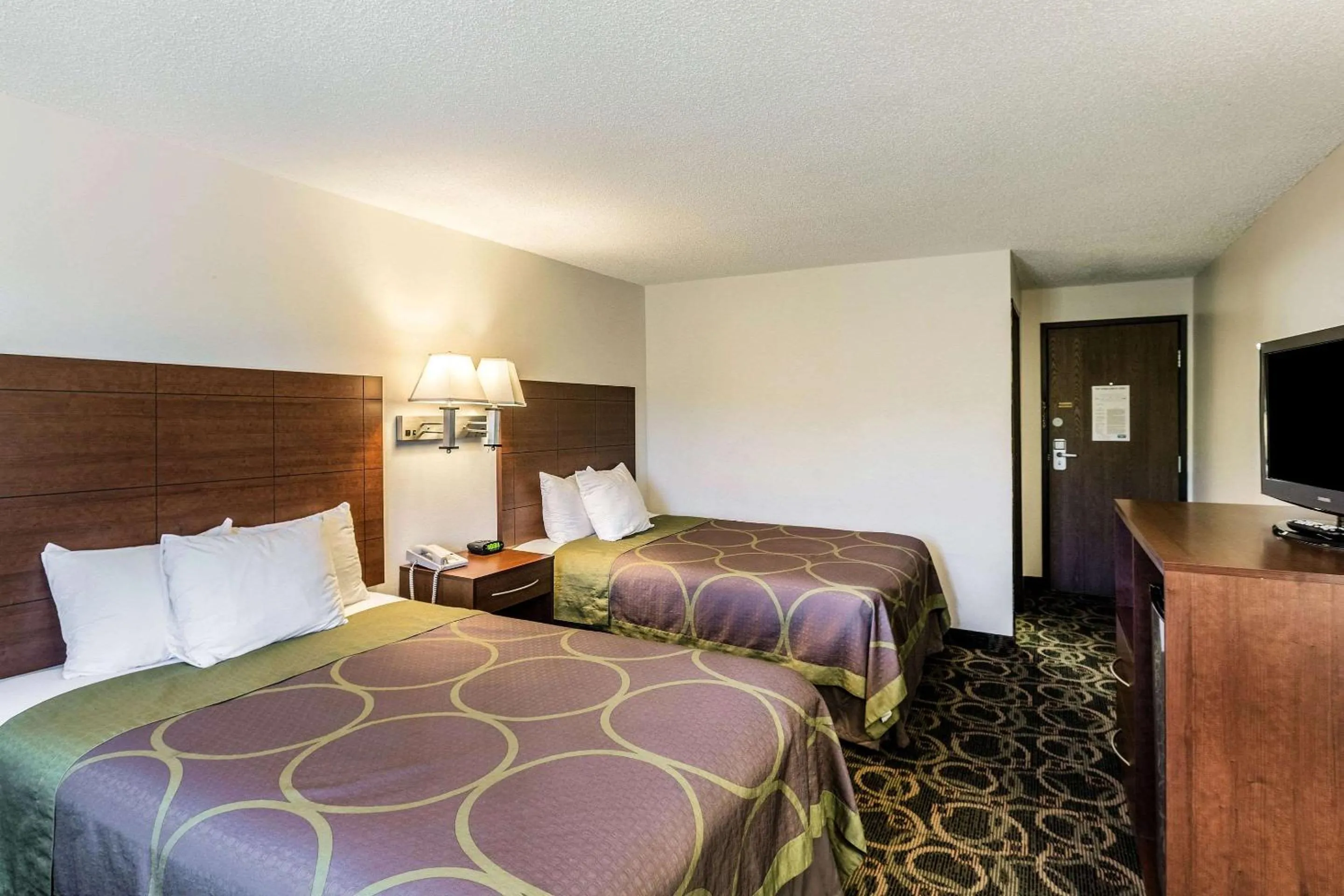 Photo of the whole room, Bed in Rodeway Inn