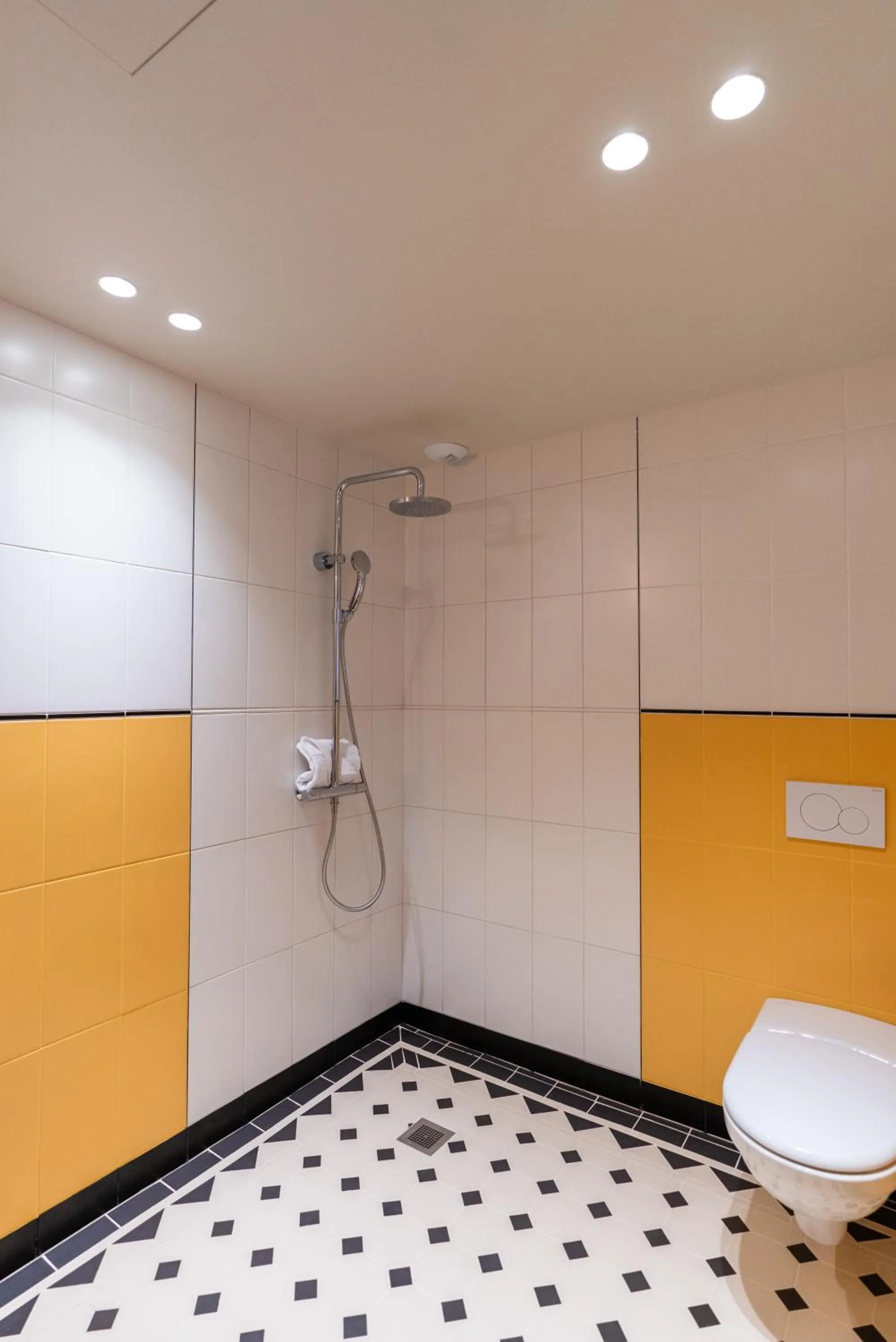 Bathroom in Hotel Terminus Lyon