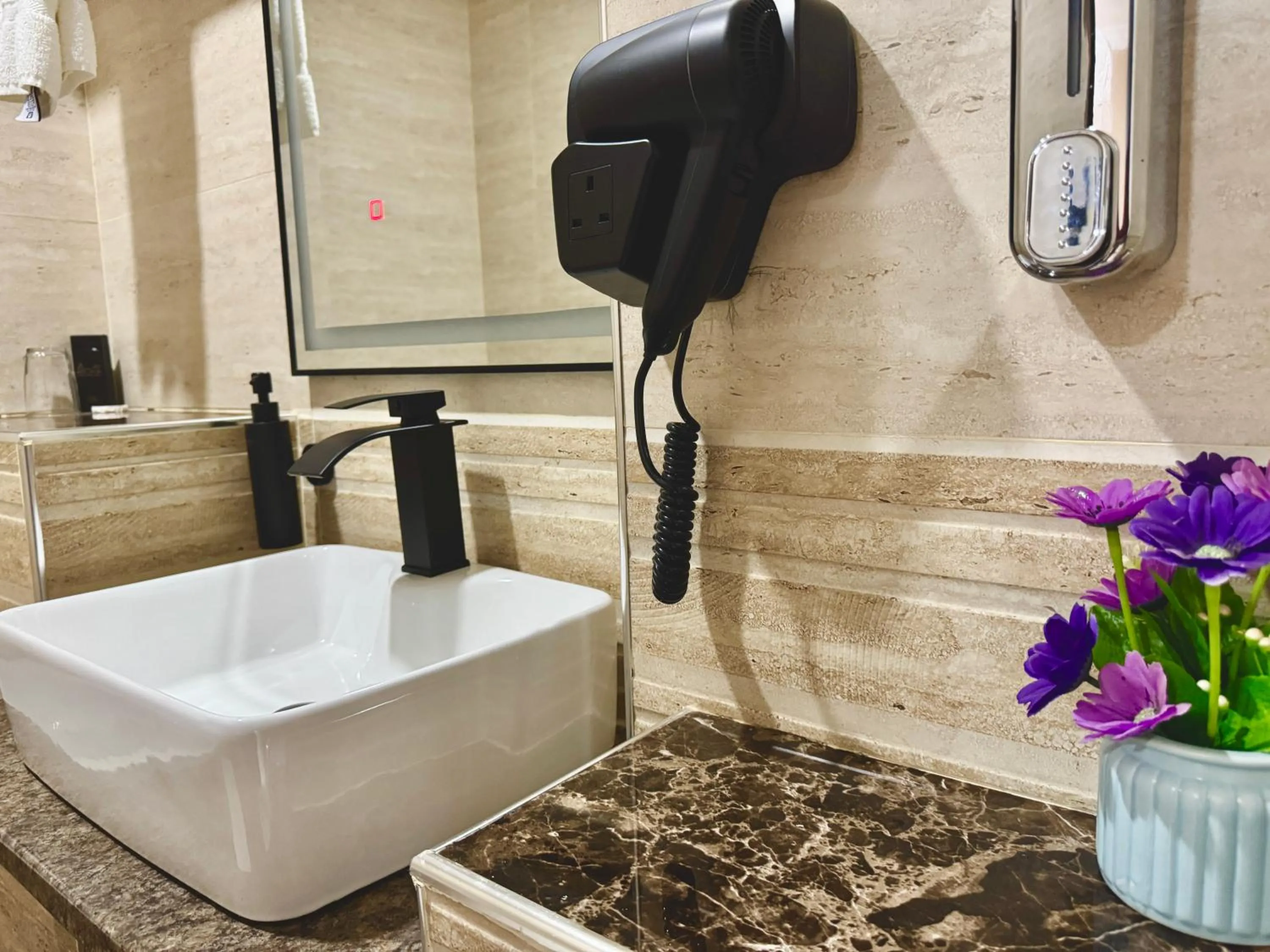 Bathroom in Annavilla7 Lilongwe hotel