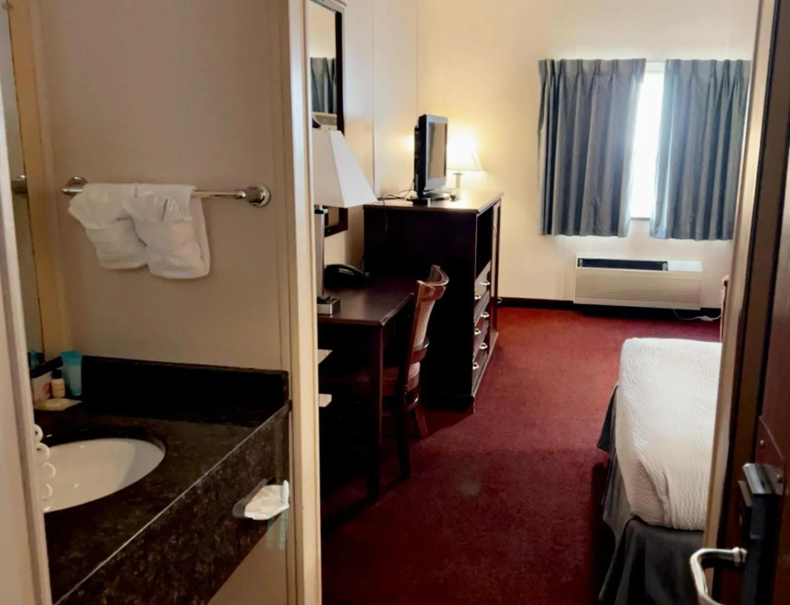 Area and facilities, Bed in FairBridge Inn & Suites Williston