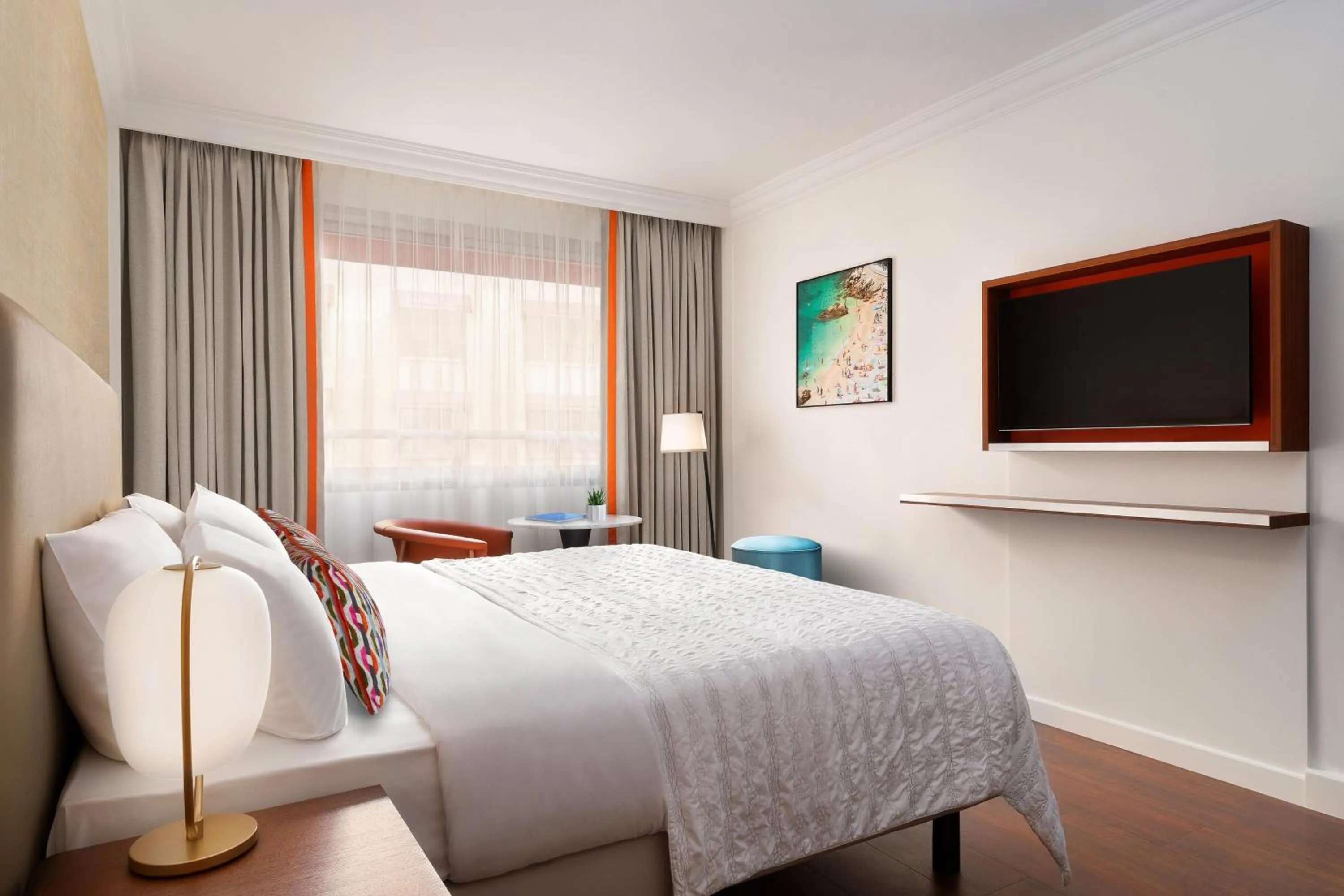 Photo of the whole room, Bed in Le Meridien Nice