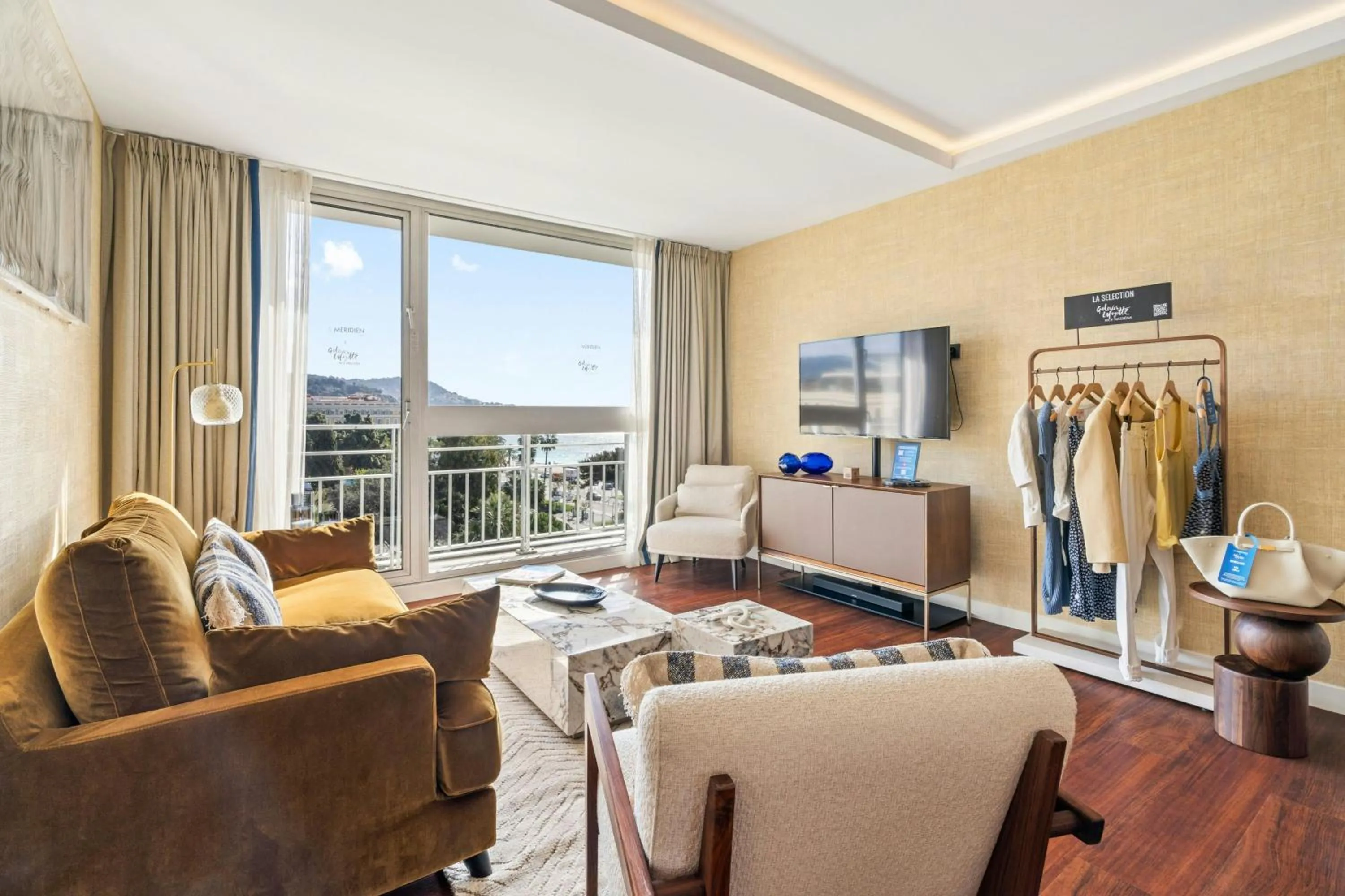 Photo of the whole room in Le Meridien Nice