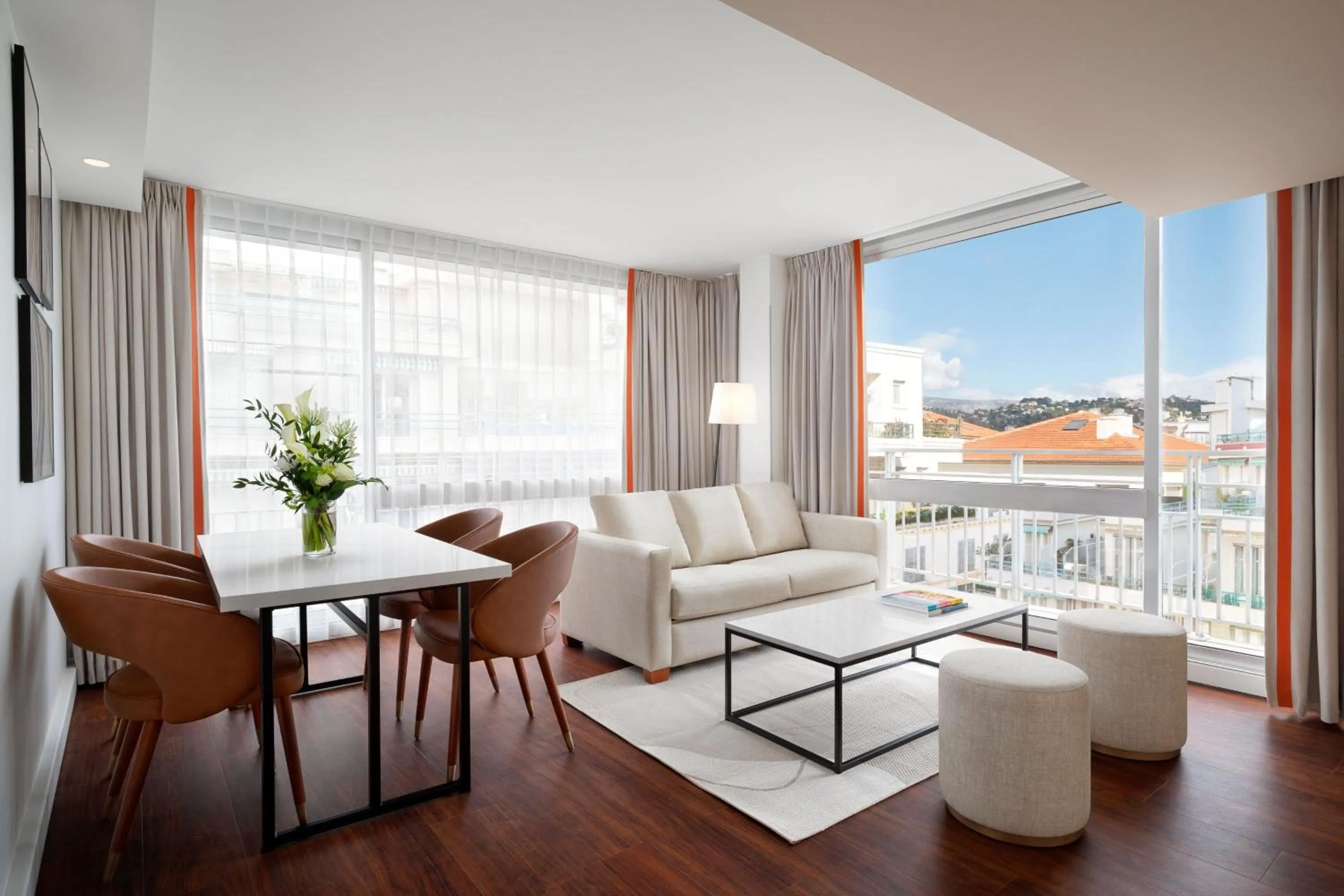 Photo of the whole room in Le Meridien Nice