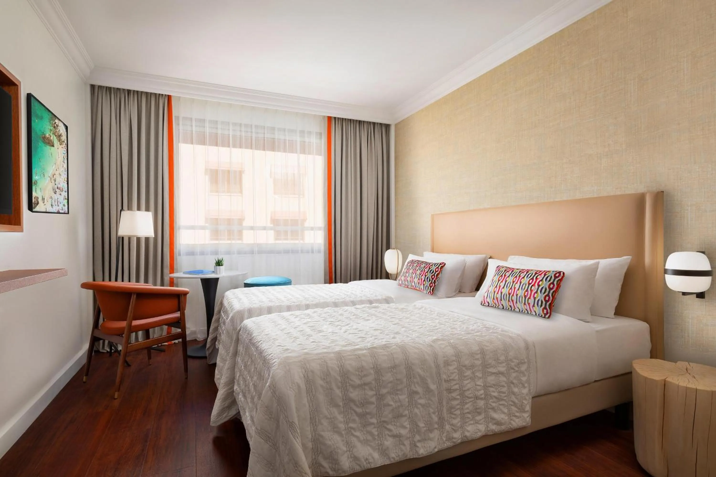 Photo of the whole room, Bed in Le Meridien Nice