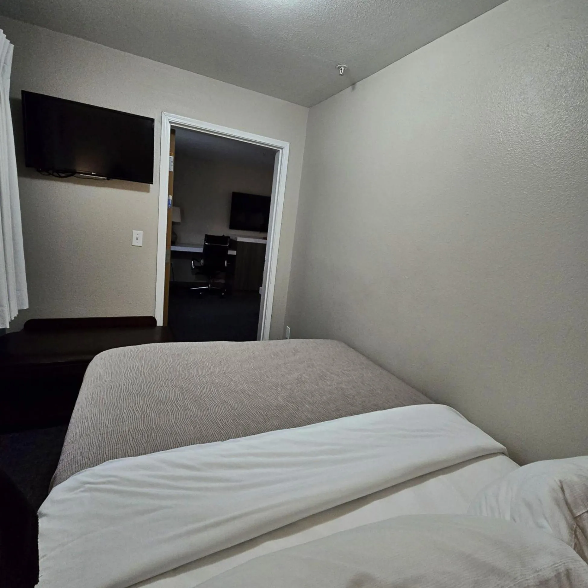 Bed in Quality Inn Port Orchard