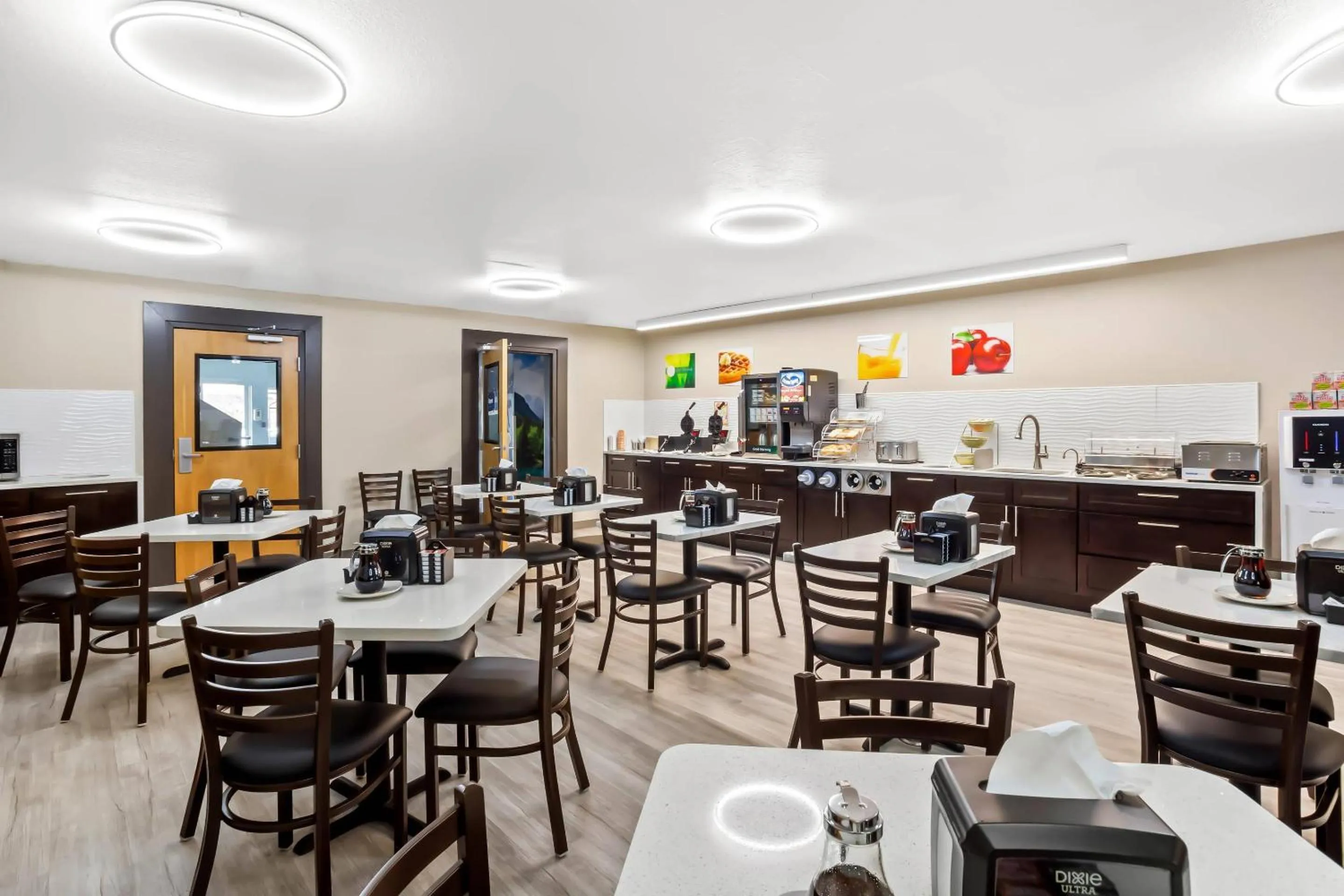 Breakfast in Quality Inn Port Orchard