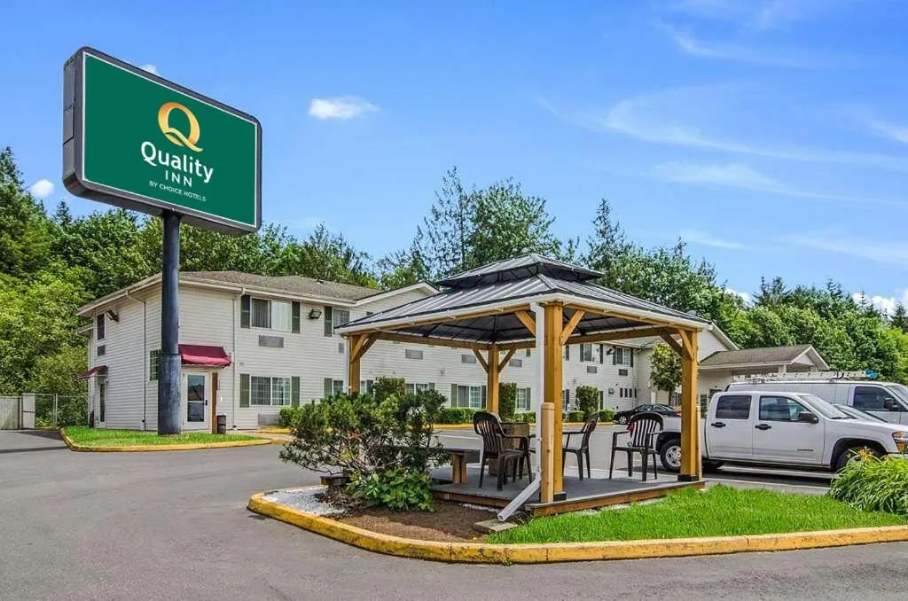 Property building in Quality Inn Port Orchard