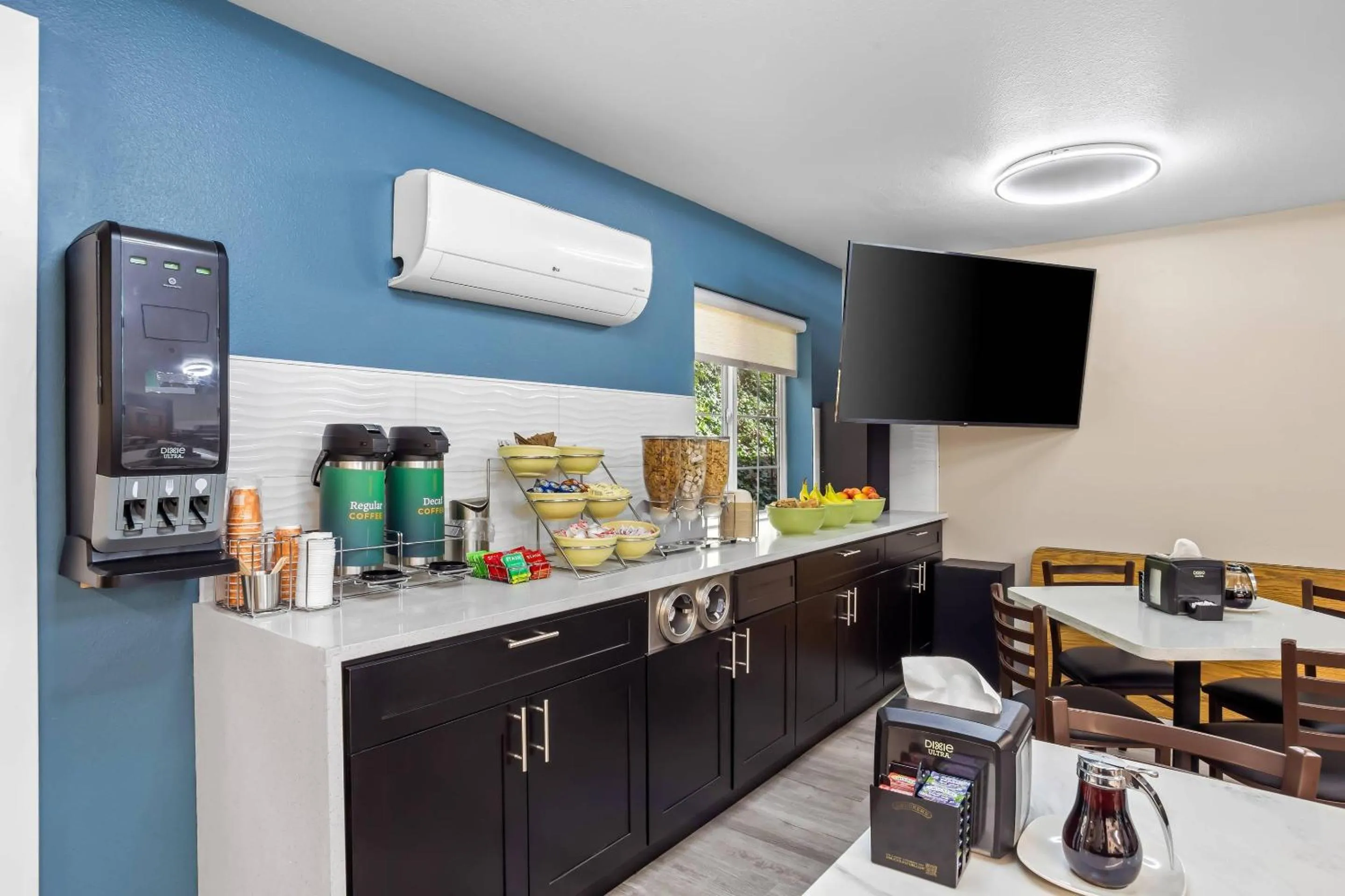 Breakfast in Quality Inn Port Orchard