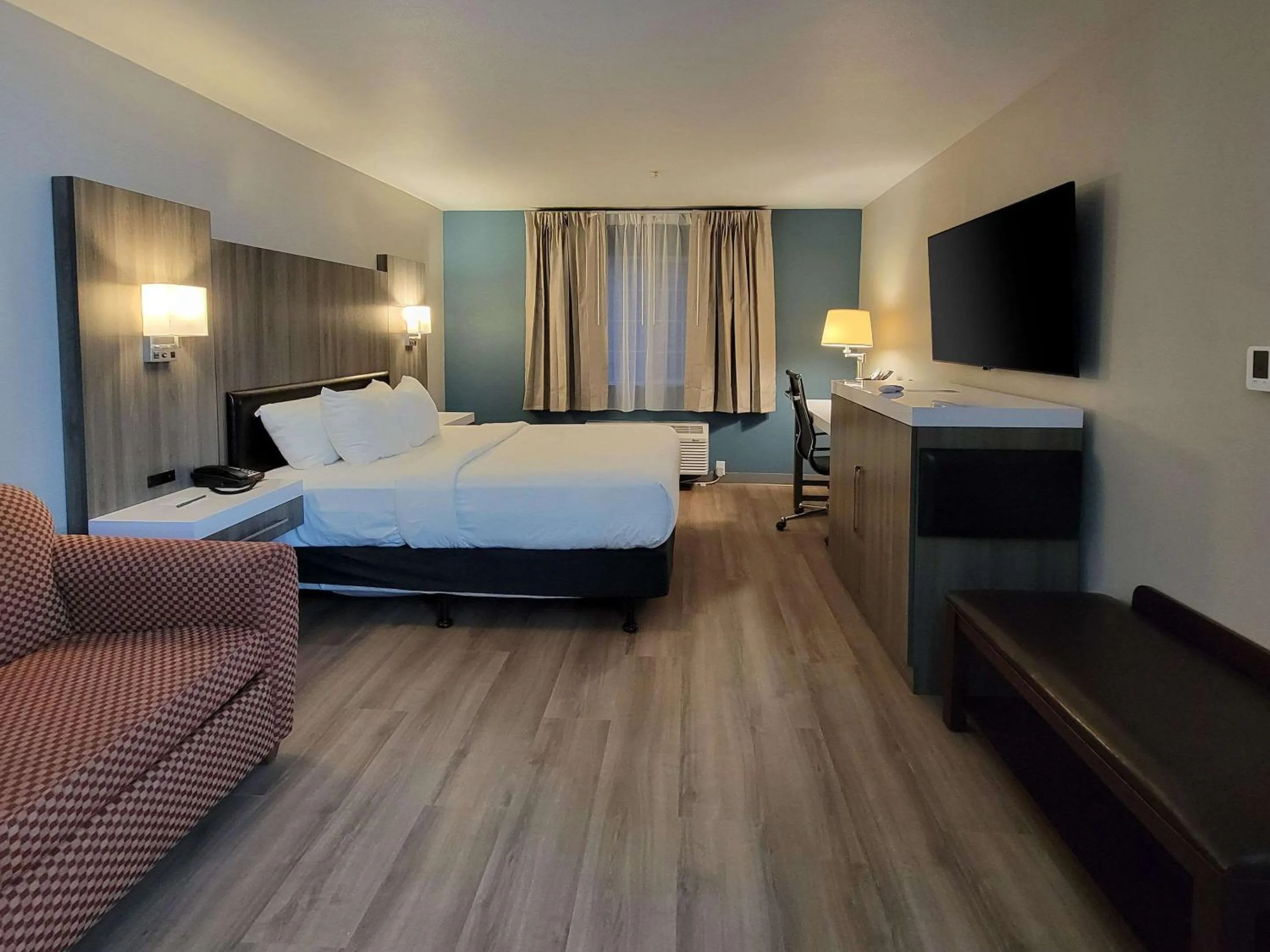 Bedroom, Bed in Quality Inn Port Orchard