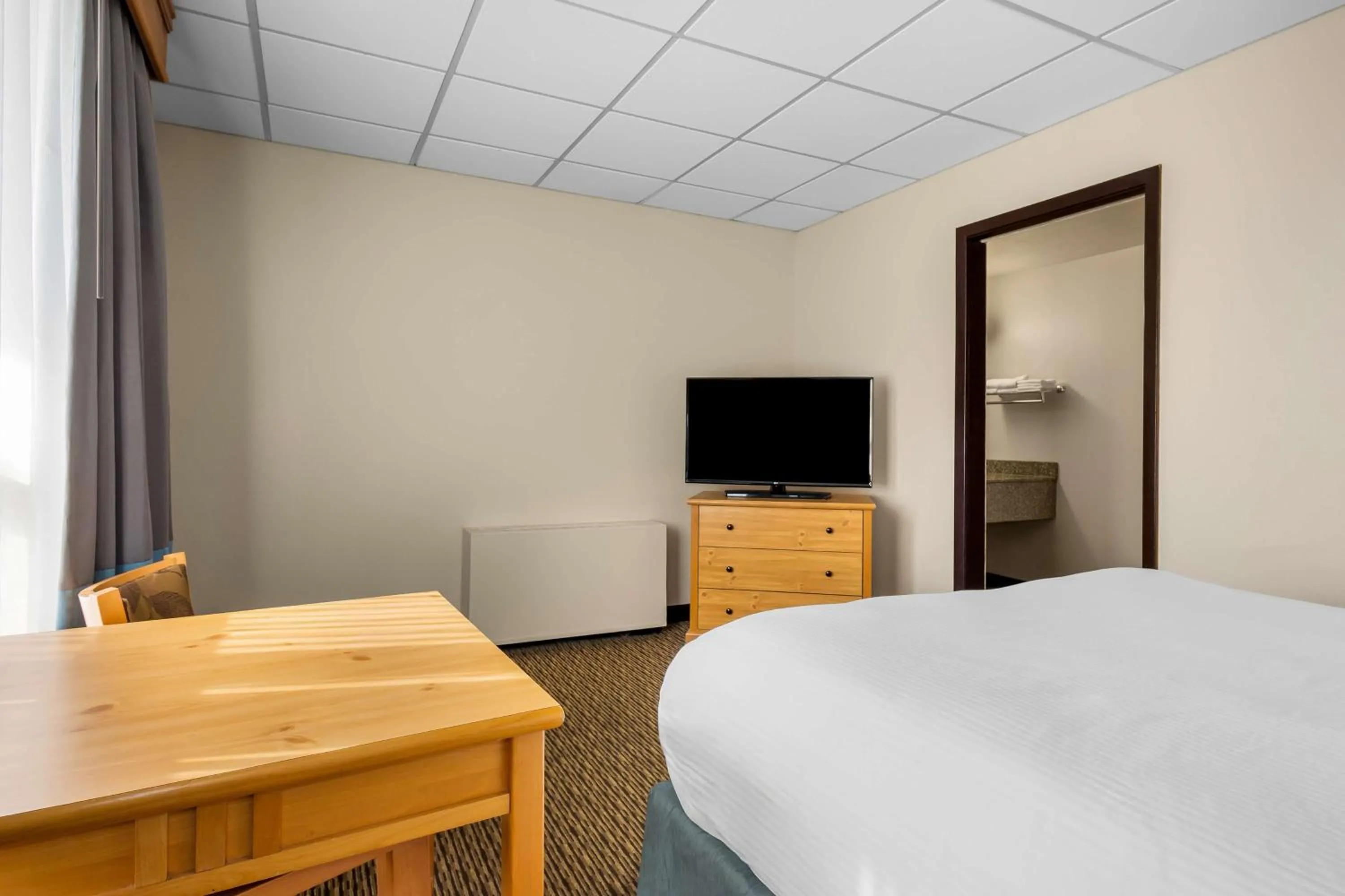 Photo of the whole room, Bed in Best Western Lee's Motor Inn