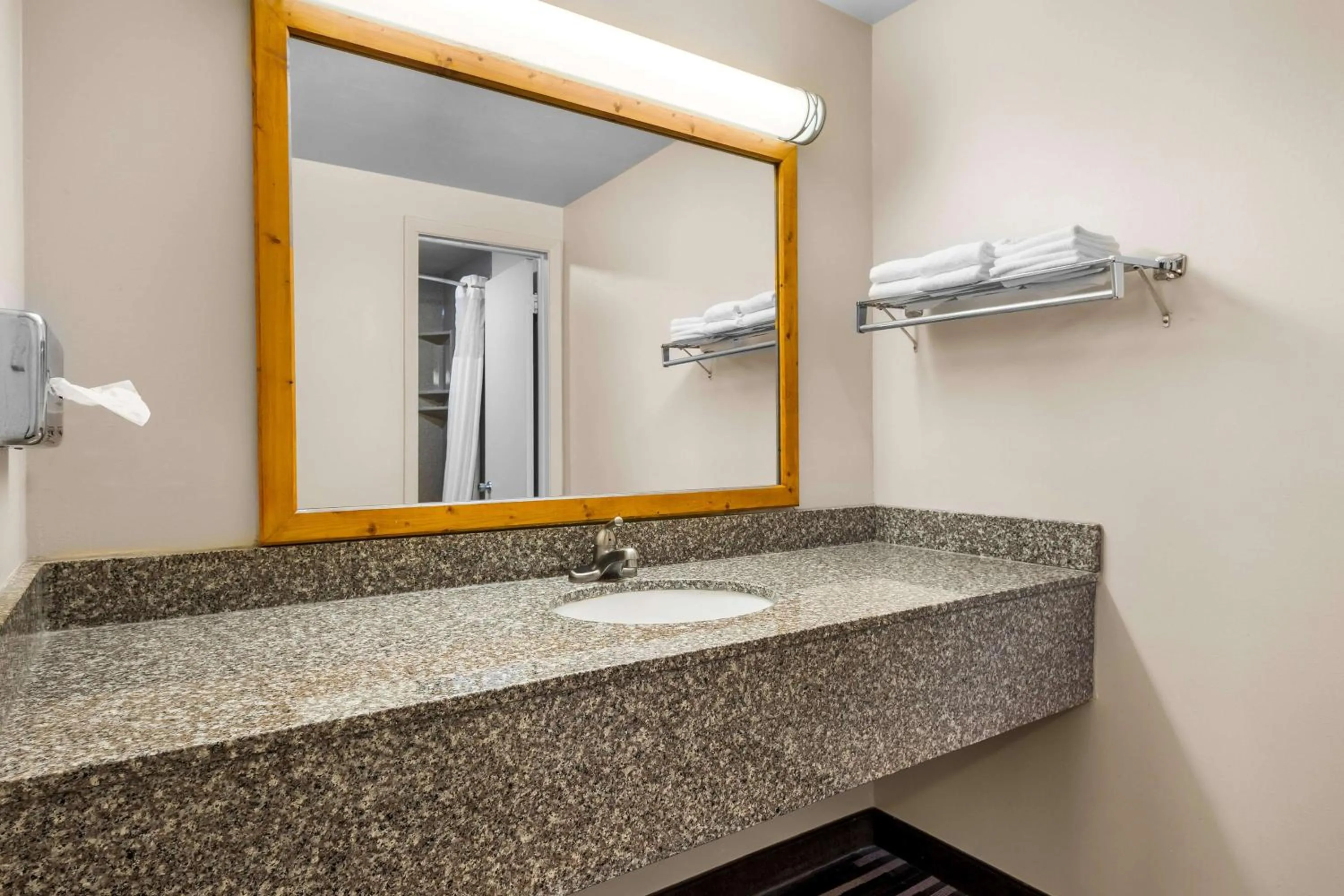 Bathroom in Best Western Lee's Motor Inn