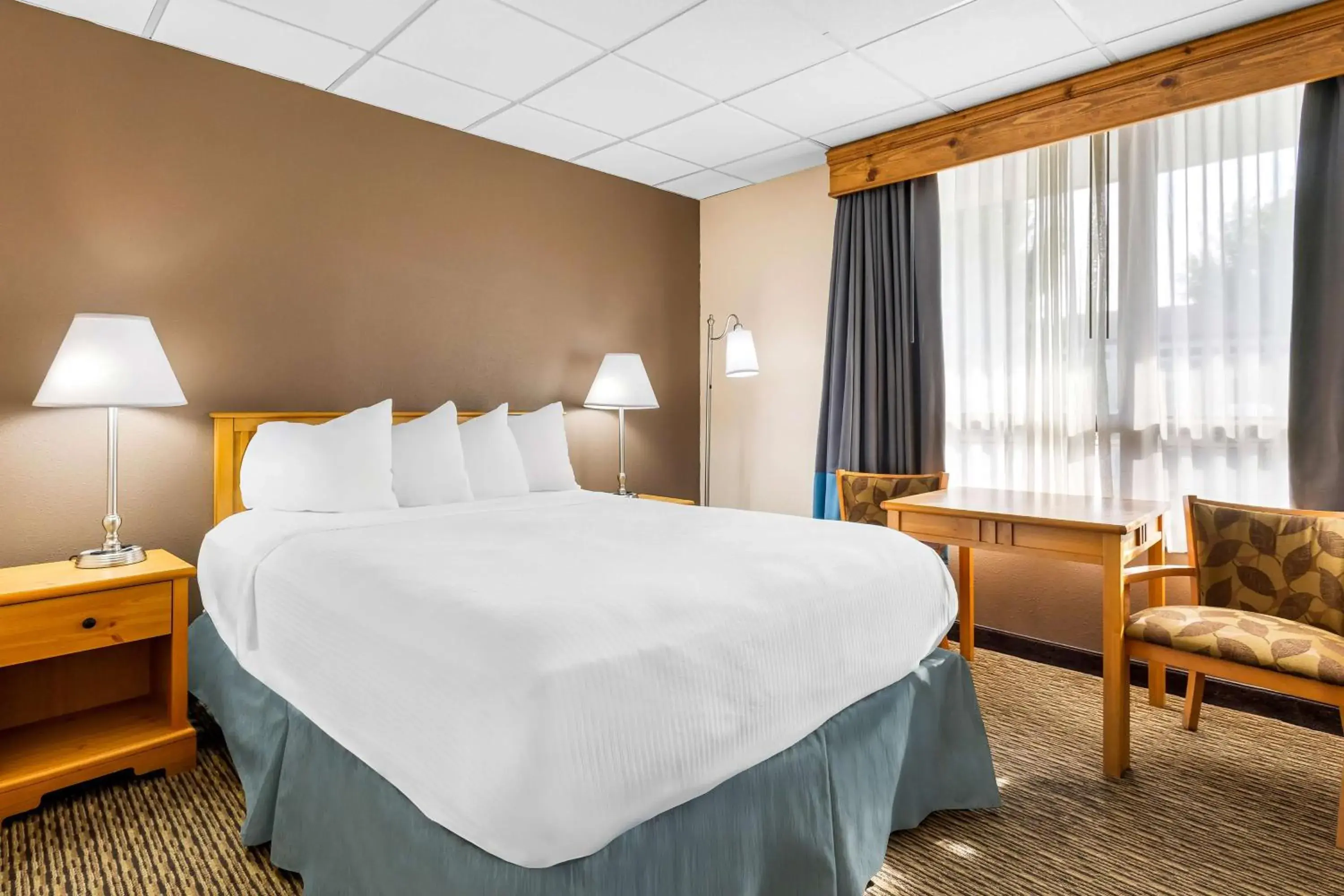 Two-Bedroom Queen Suite - Ground Floor/Non-Smoking in Best Western Lee's Motor Inn Two-Bedroom Queen Suite - Ground Floor/Non-Smoking in Best Western Lee's Motor Inn