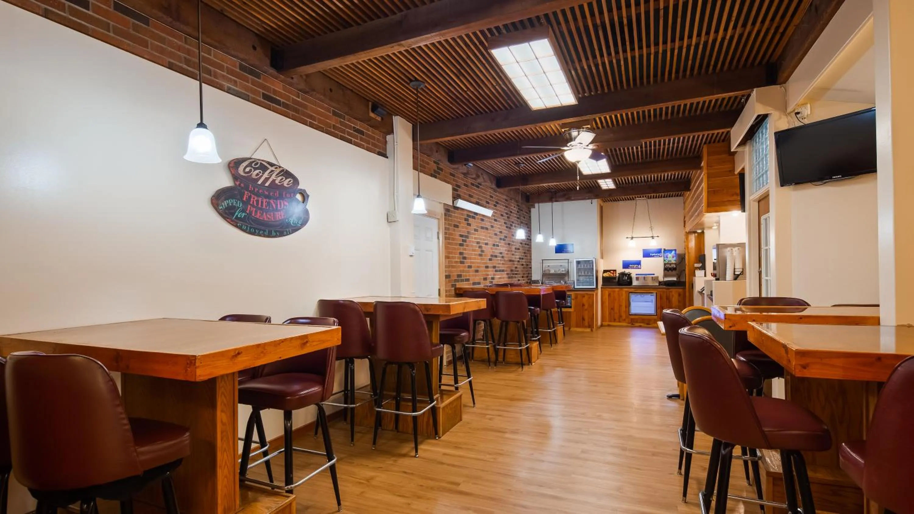 Breakfast in Sturgis Lodge & Suites, Travelodge by Wyndham