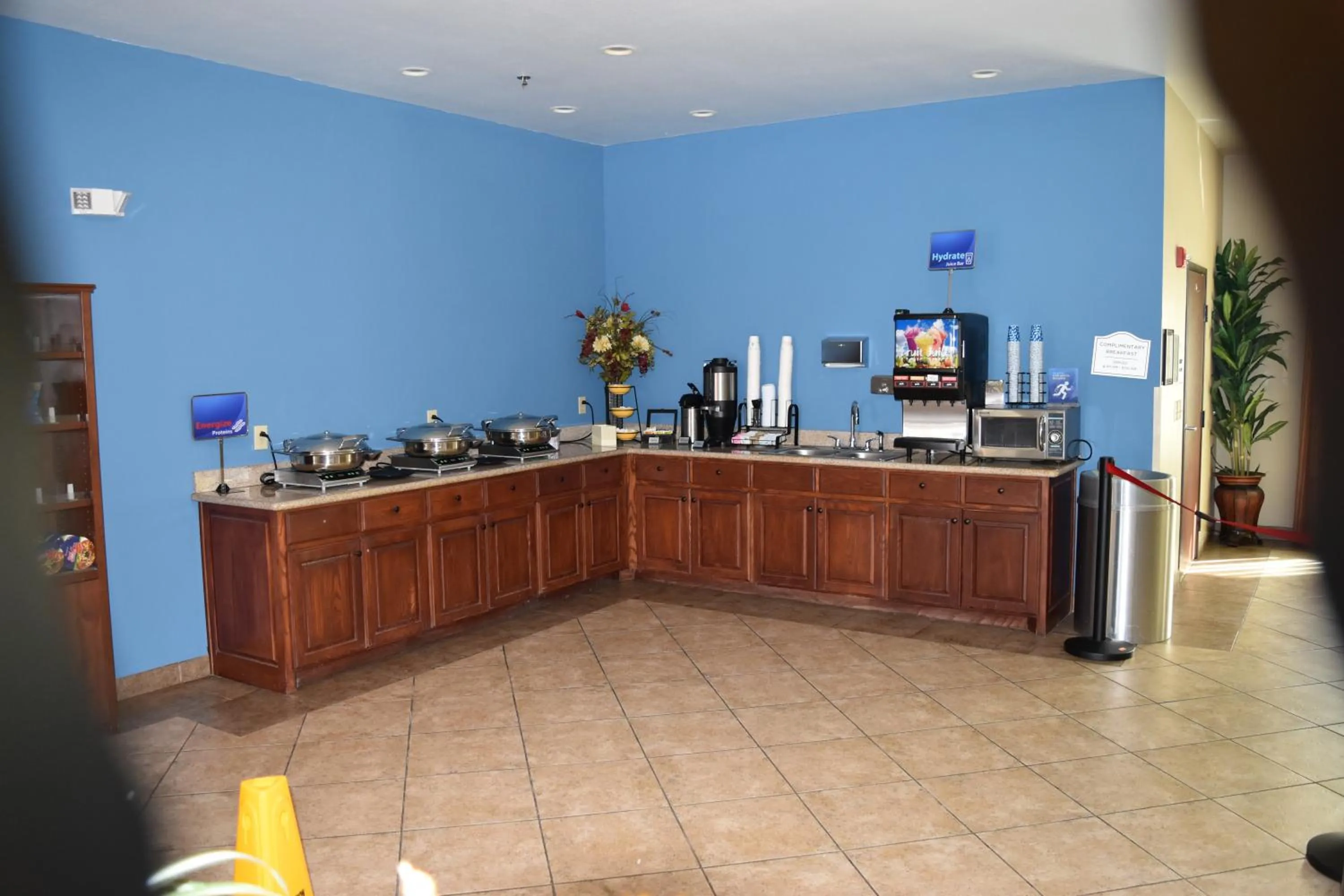 Breakfast in Best Western Oasis Inn