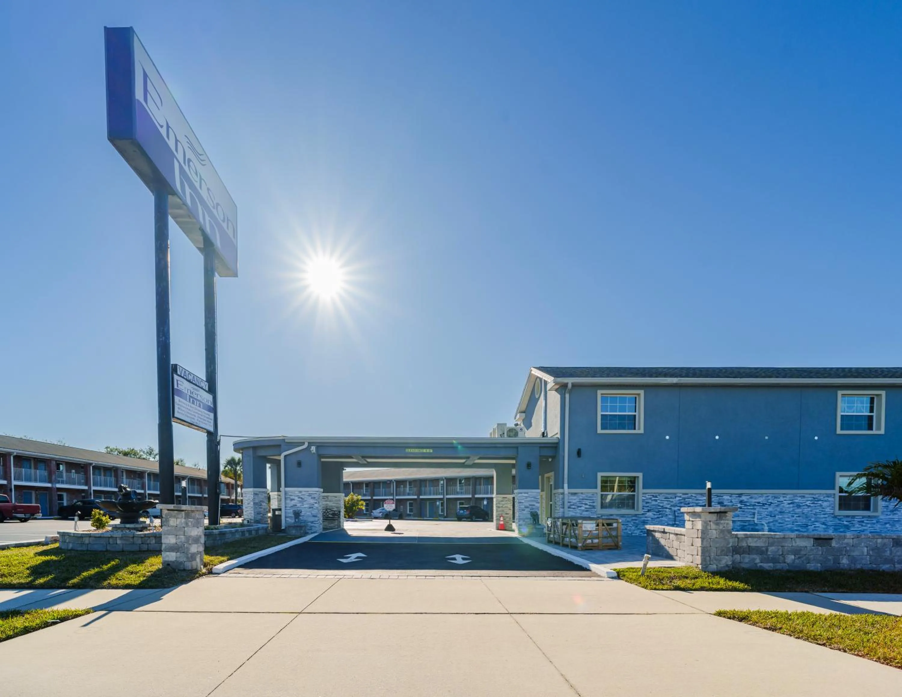 Property building in San Marco Inn East - Jacksonville