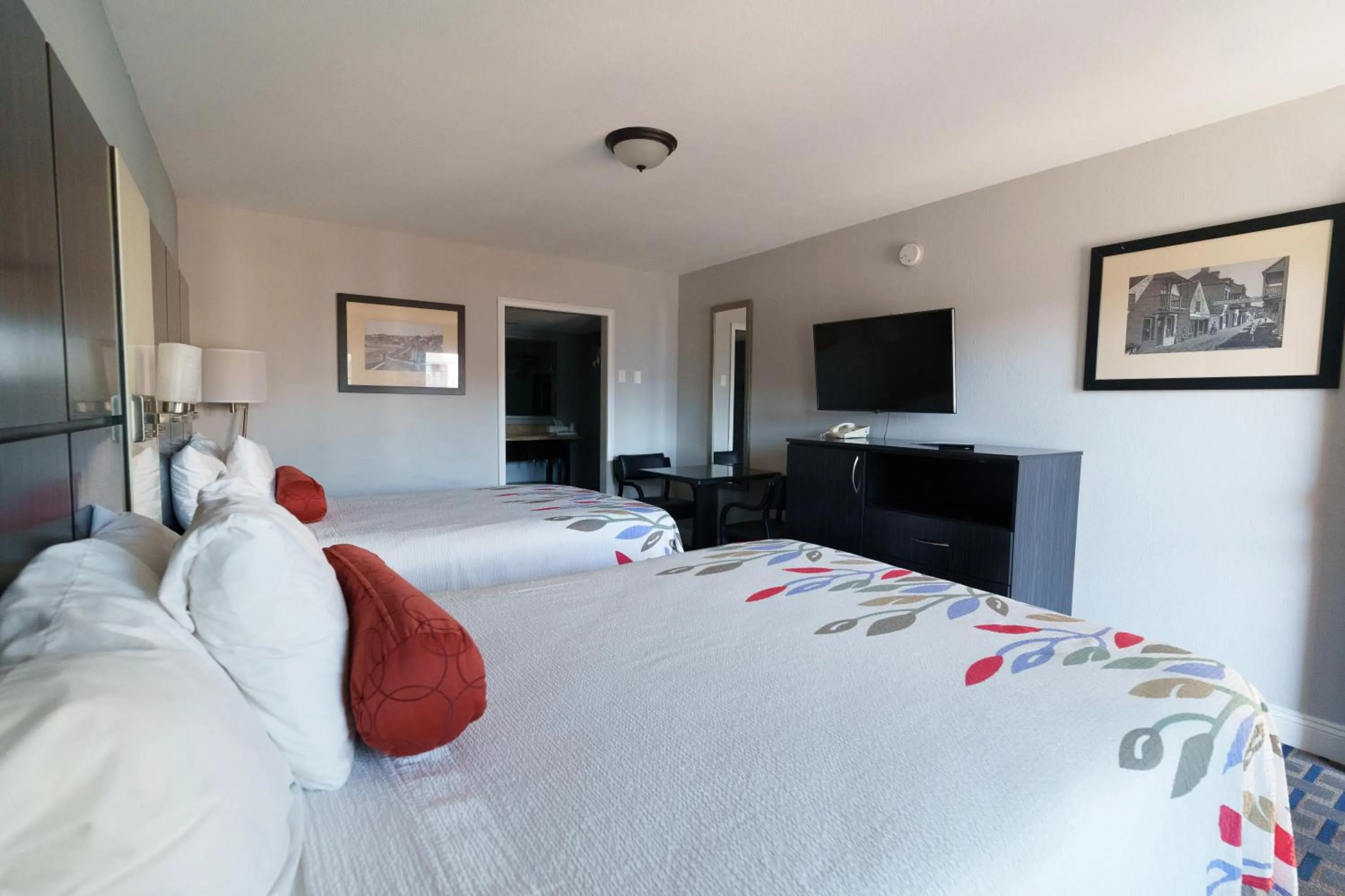 Bed in San Marco Inn East - Jacksonville