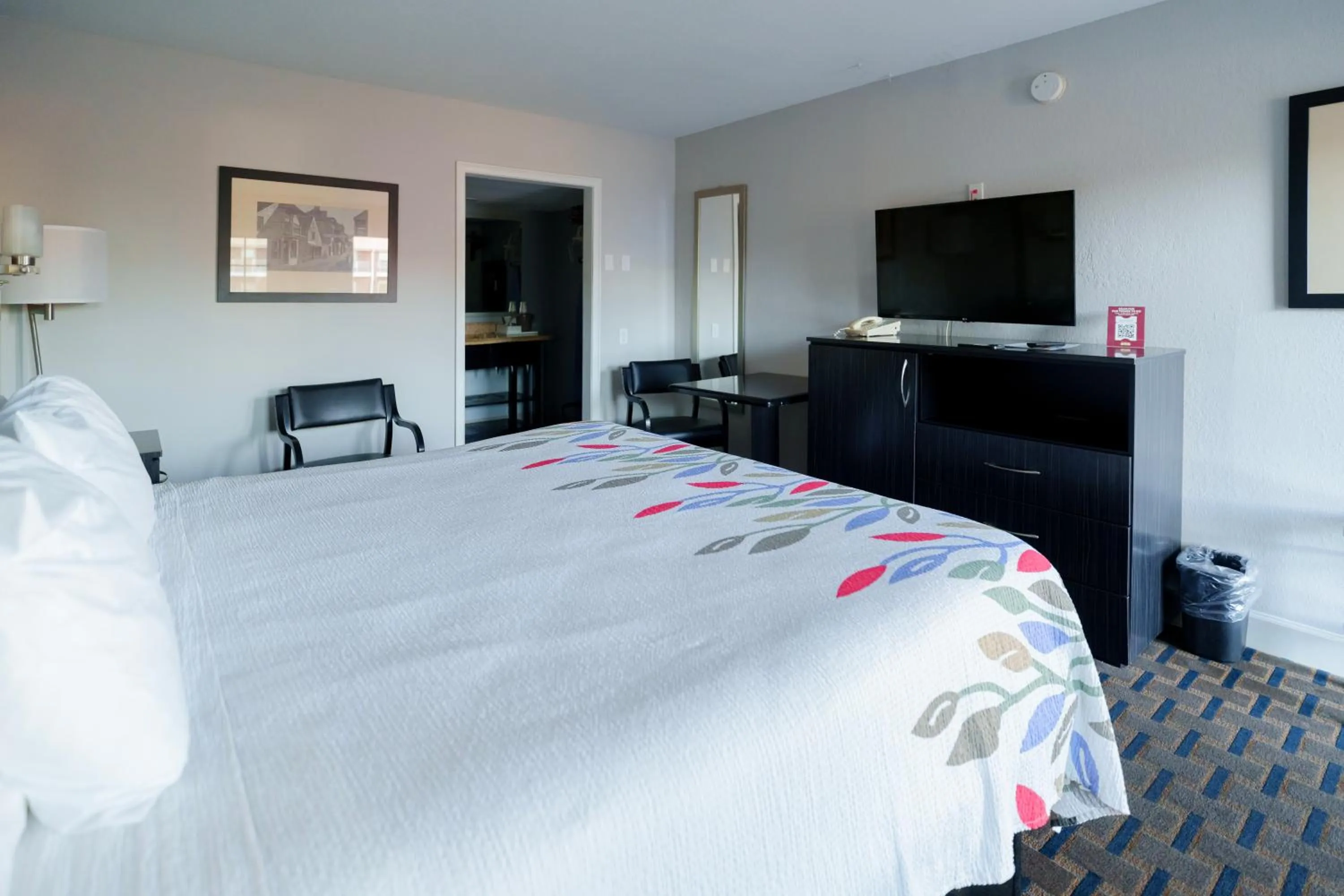 Bed in San Marco Inn East - Jacksonville