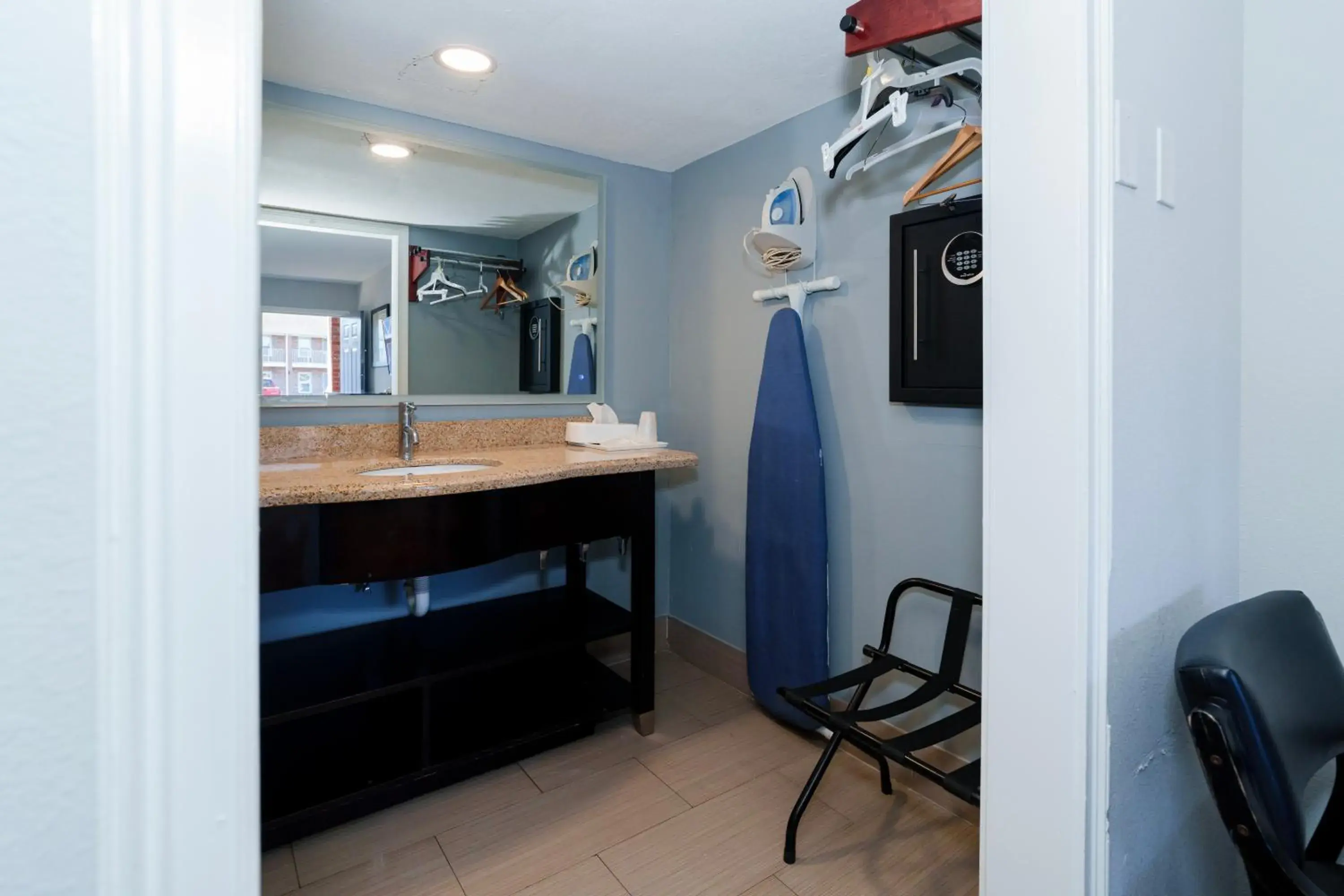 King Room - single occupancy - Non-Smoking in San Marco Inn East - Jacksonville King Room - single occupancy - Non-Smoking in San Marco Inn East - Jacksonville