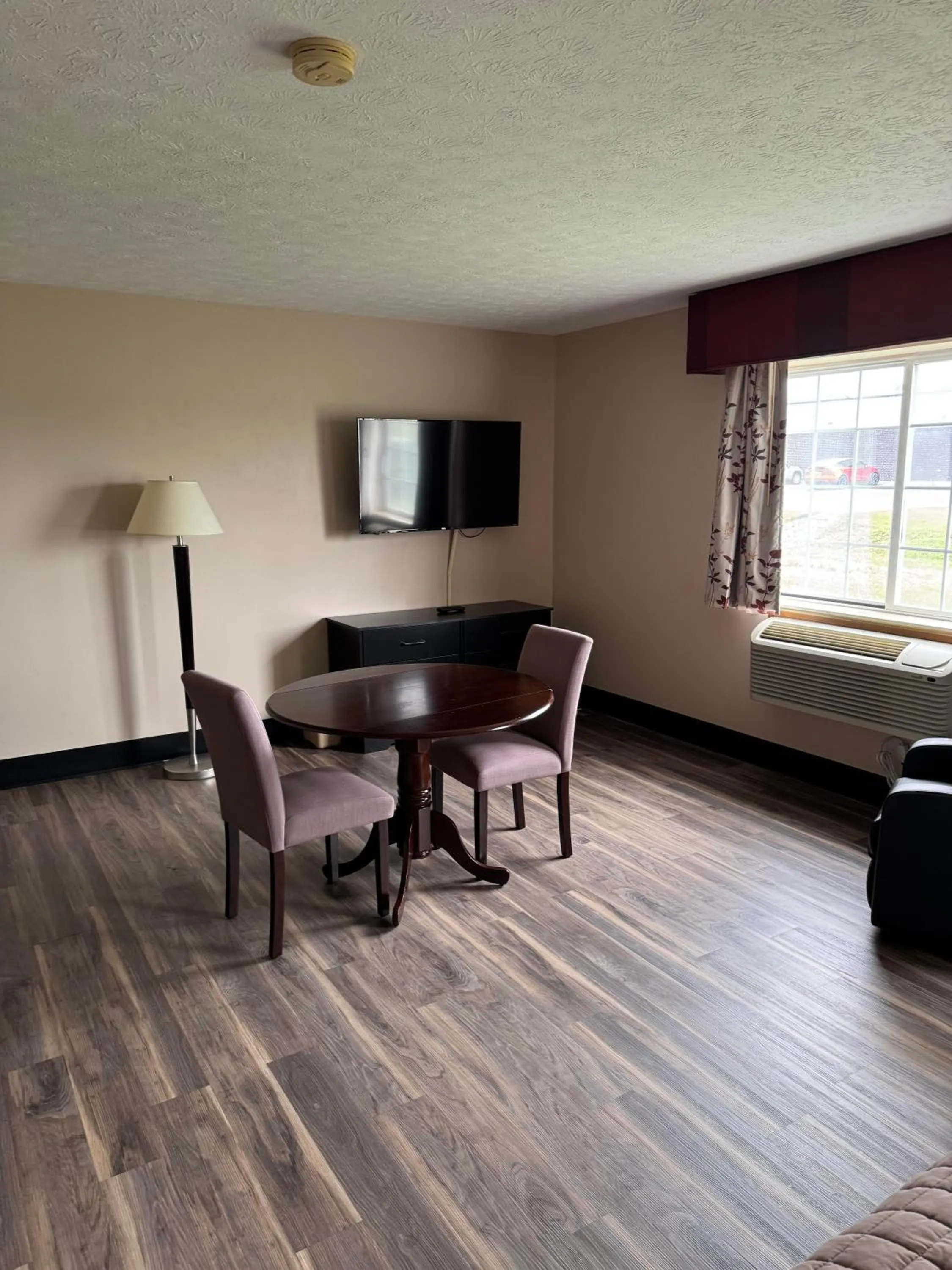 Seating area in The Woodridge Inn