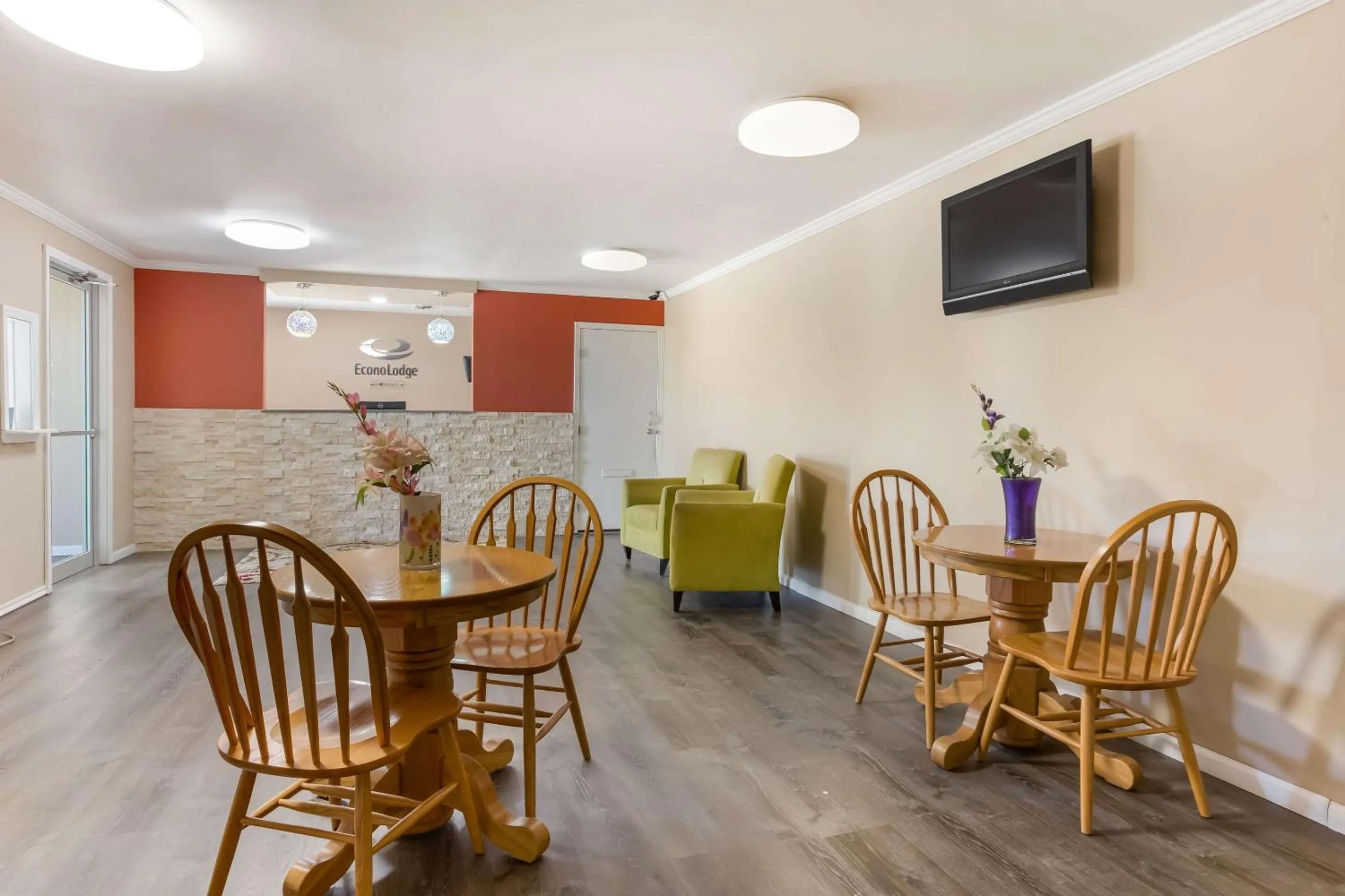 Breakfast in Econo Lodge