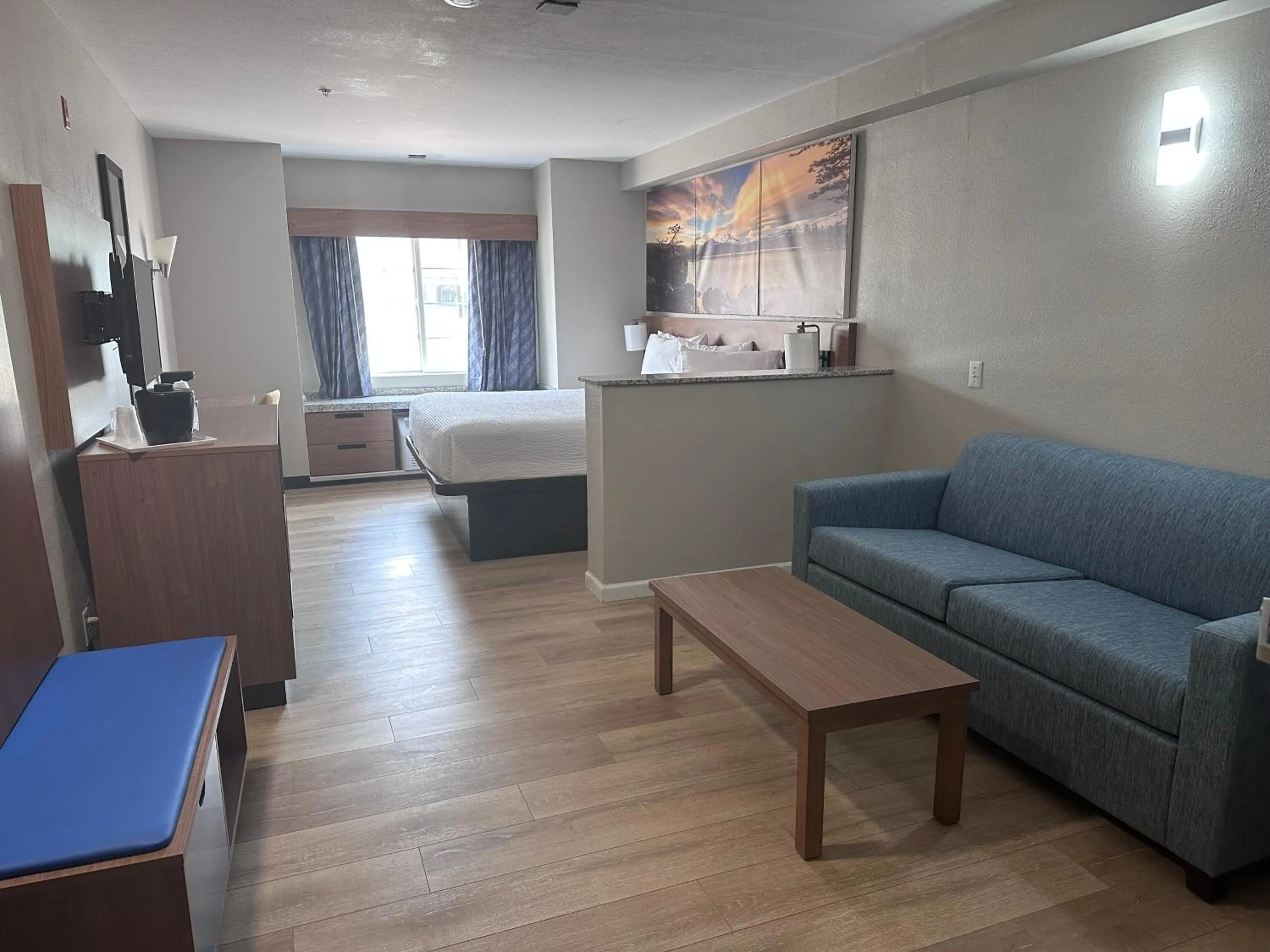 Bedroom, Bed in Days Inn & Suites by Wyndham Greeley