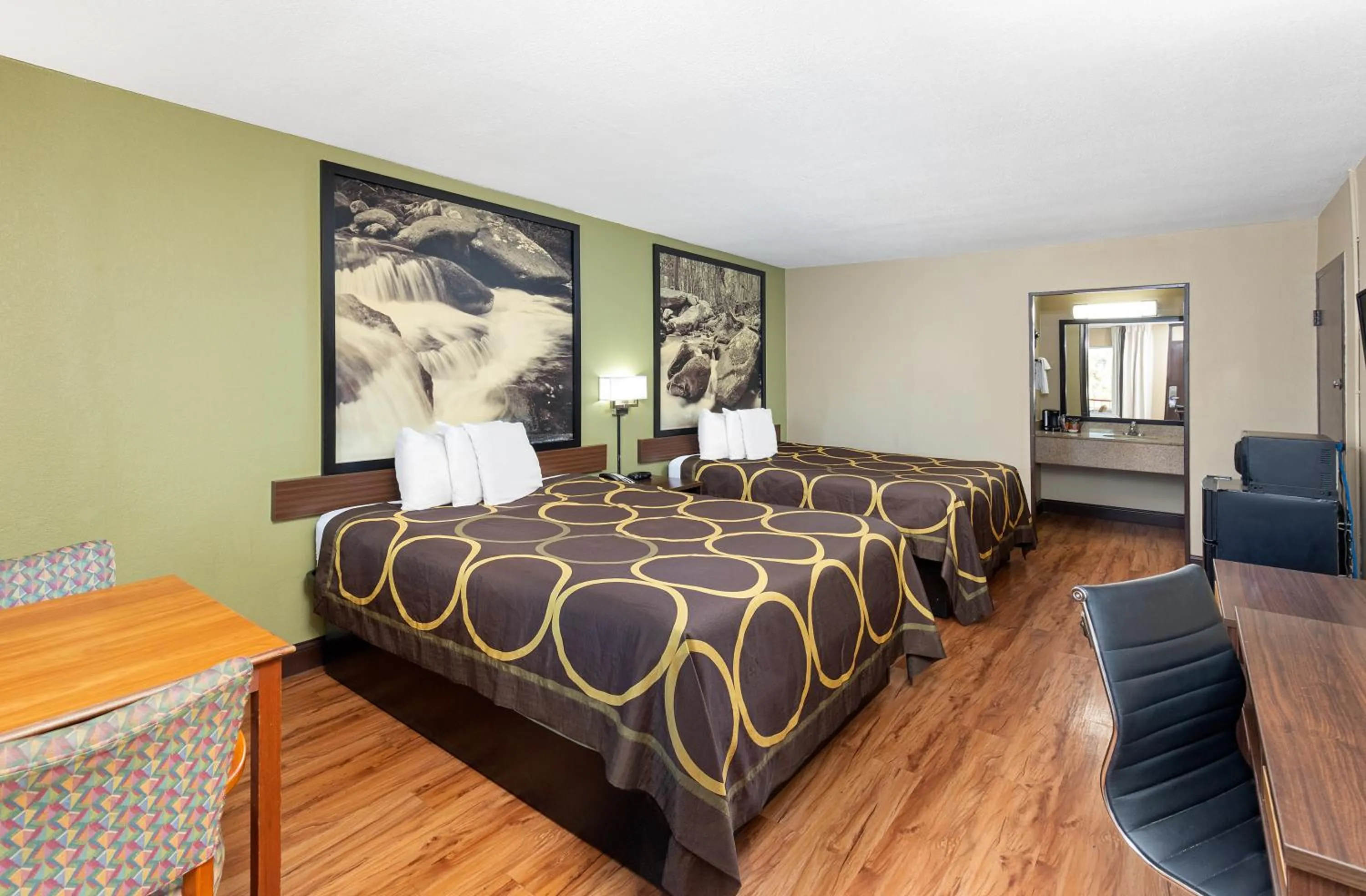 Bed in Super 8 by Wyndham Kingsport