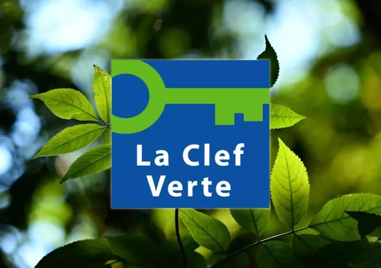 Property building in Campanile Orange Centre sortie 21 sur A7 A9