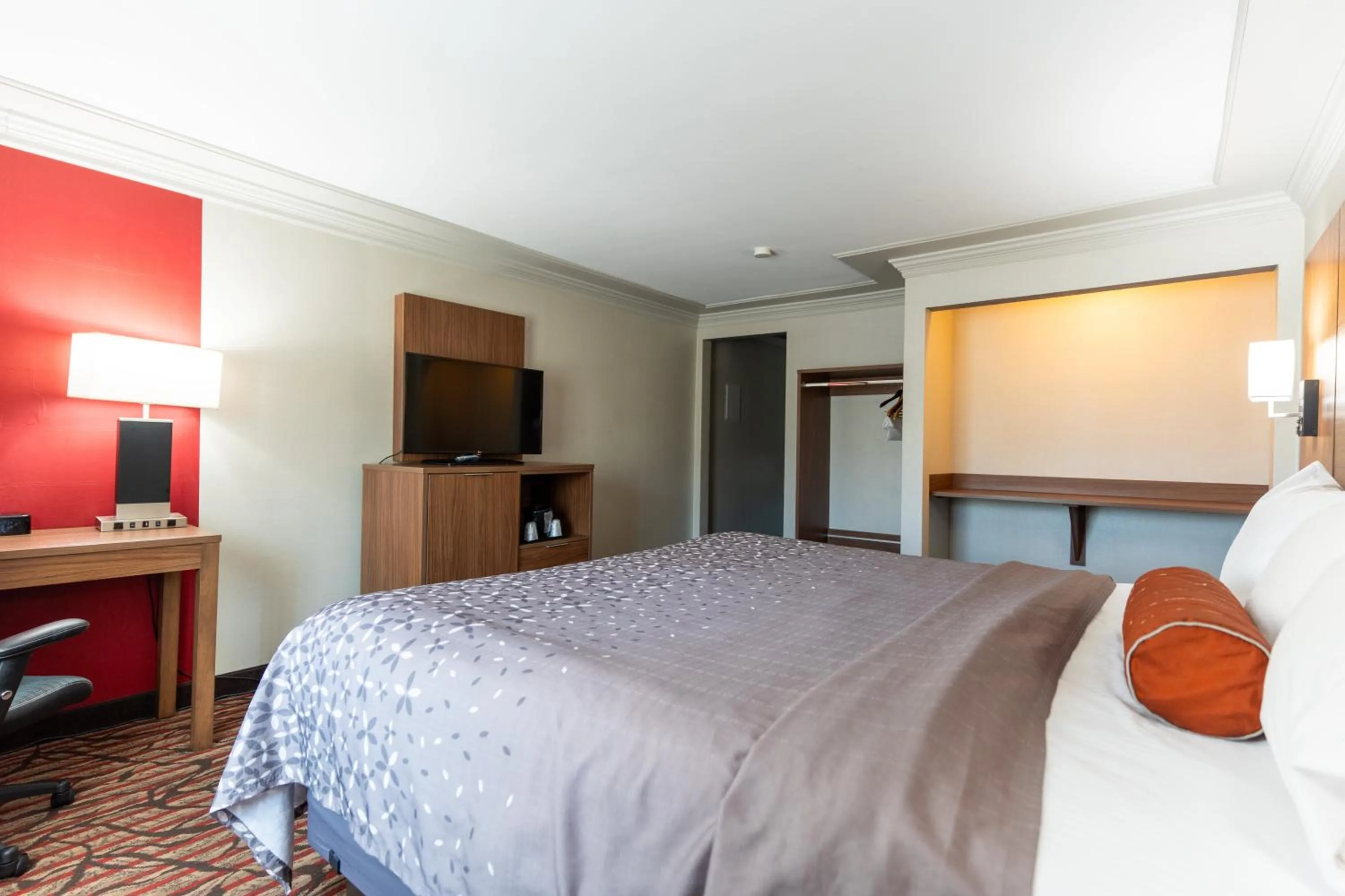 TV and multimedia, Bed in Kalika Hotel