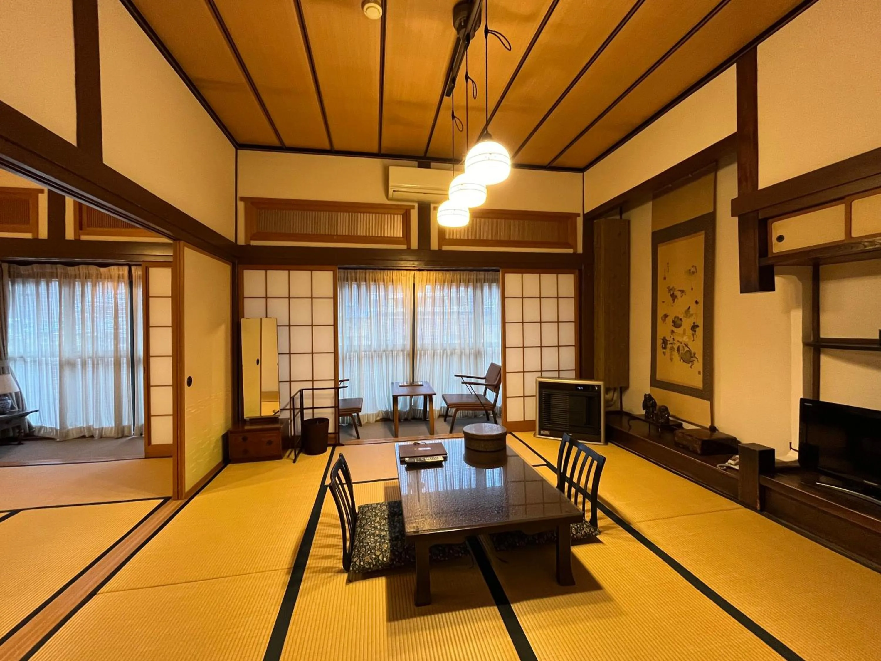 Historical Ryokan SENYUKAN