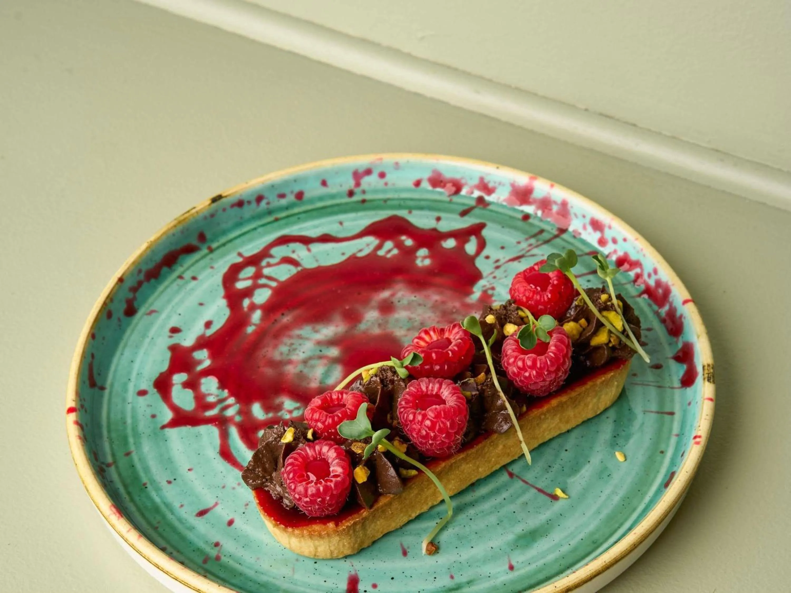 Restaurant/places to eat in Novotel Paris La Defense Esplanade