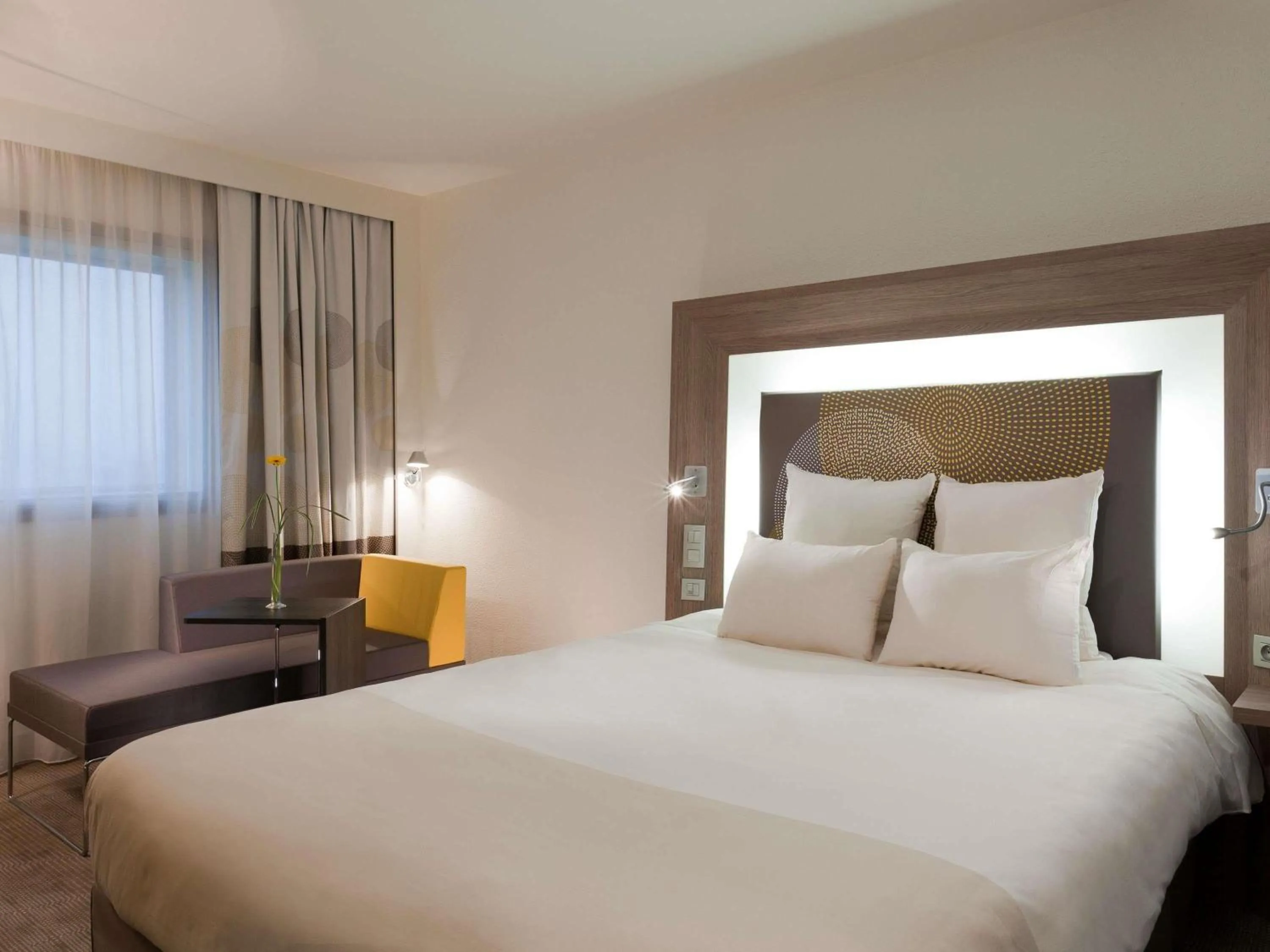 Other, Bed in Novotel Paris La Defense Esplanade