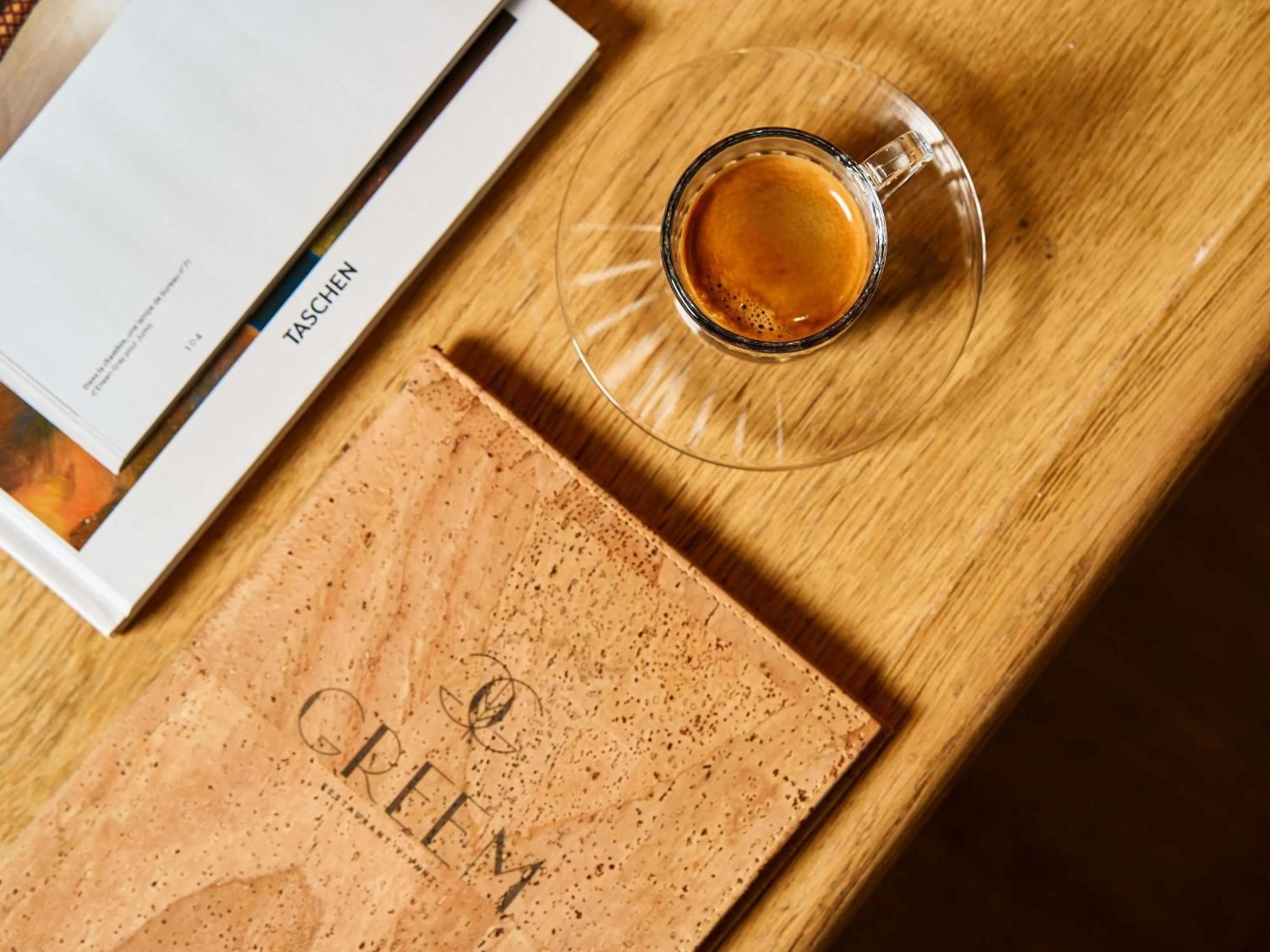 Restaurant/places to eat in Novotel Paris La Defense Esplanade