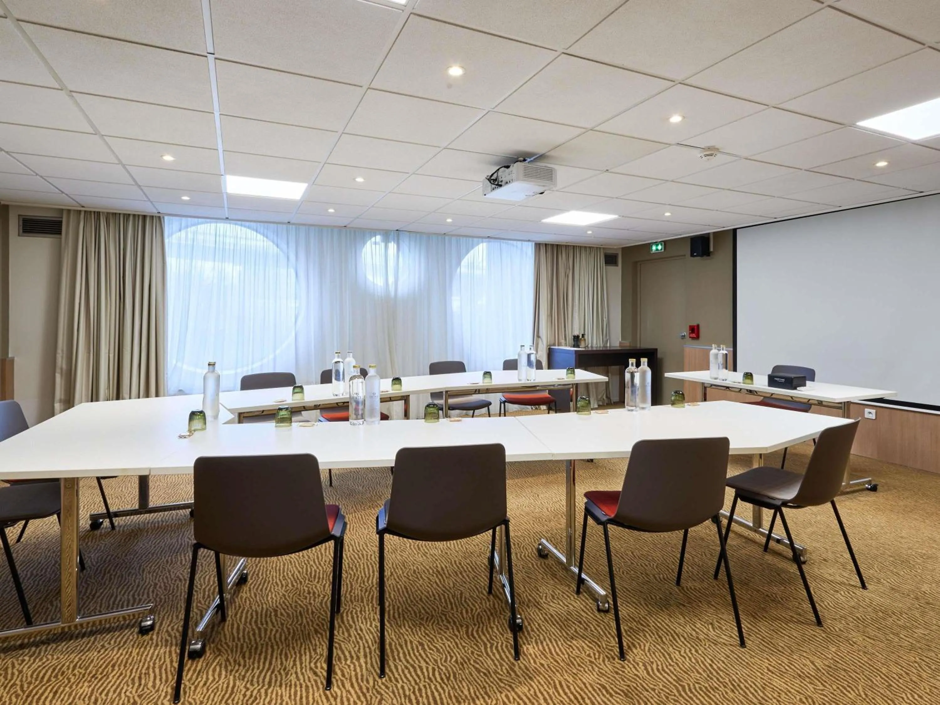 Meeting/conference room in Novotel Paris La Defense Esplanade