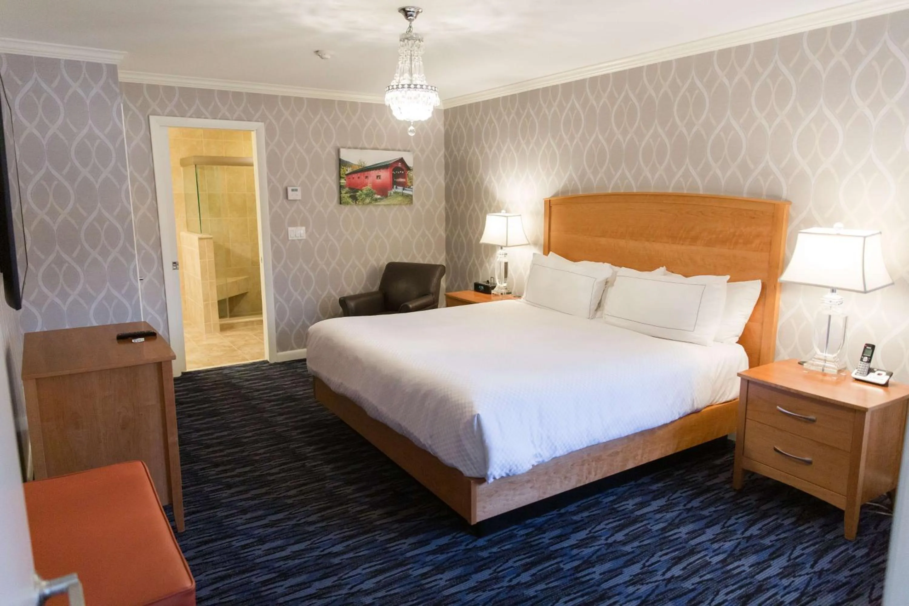 Bedroom, Bed in Capitol Plaza Hotel Montpelier Tapestry Collection by Hilton