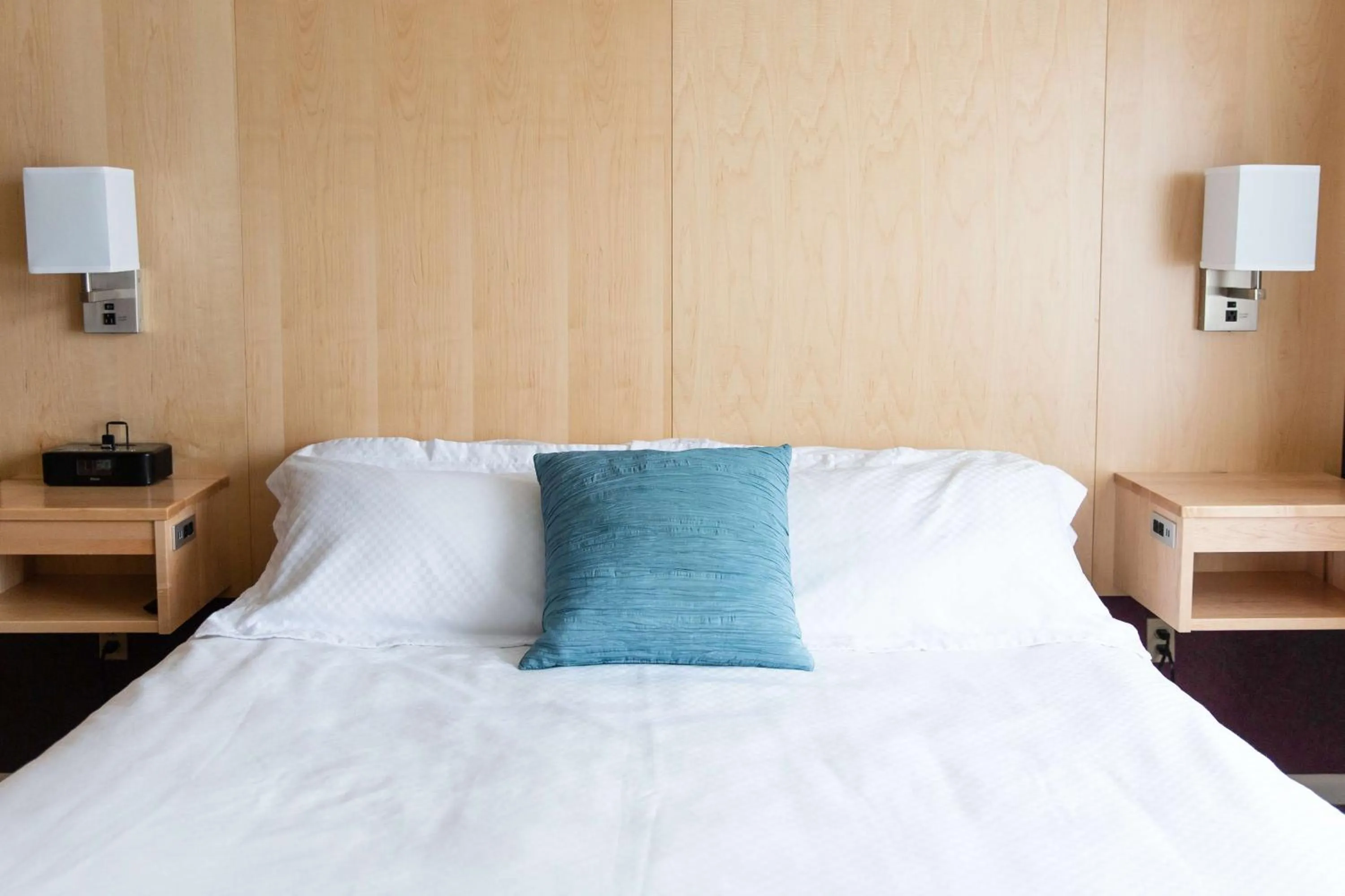 Bed in Capitol Plaza Hotel Montpelier Tapestry Collection by Hilton