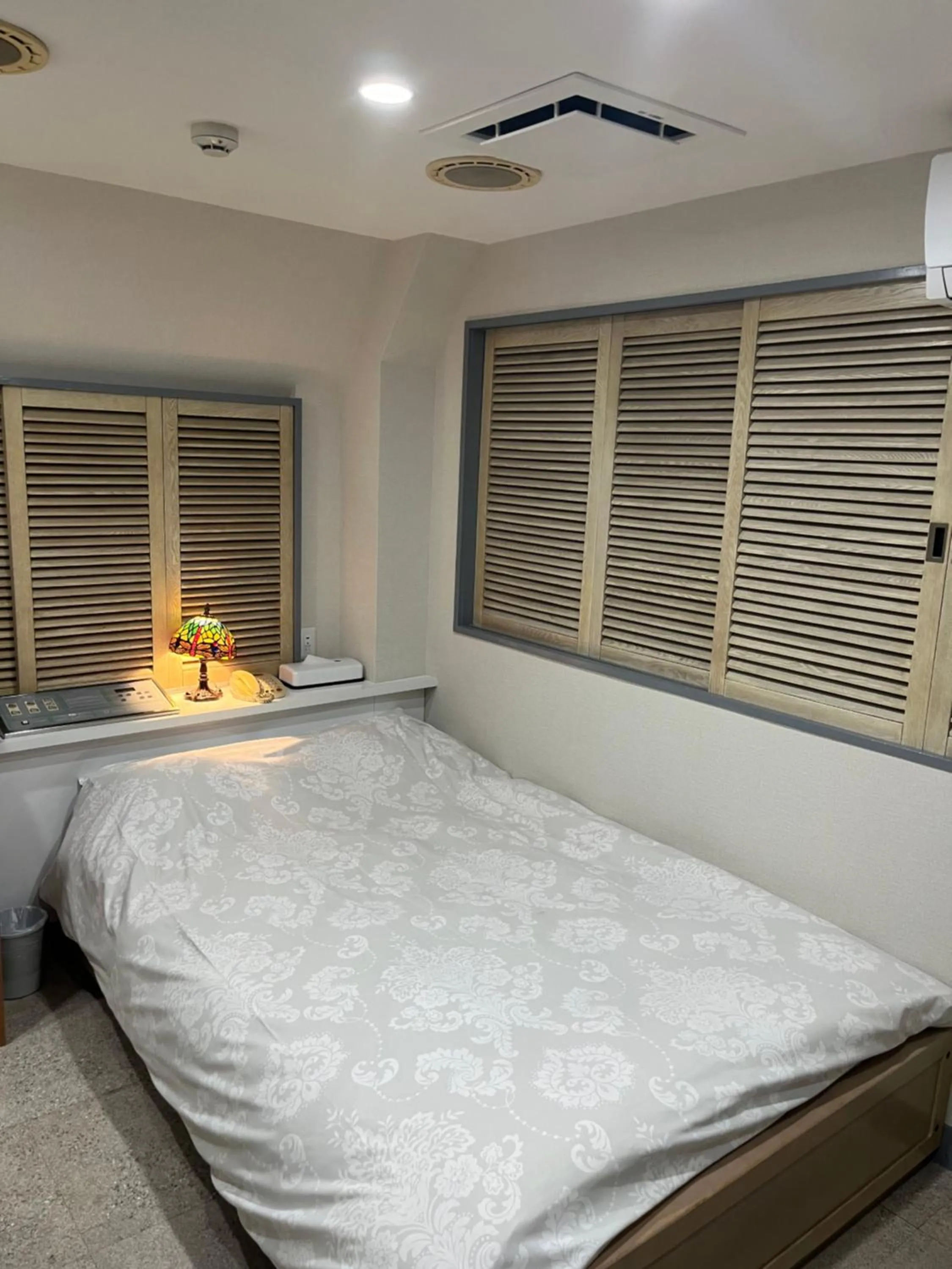 Bed in City Hotel Southern Cross