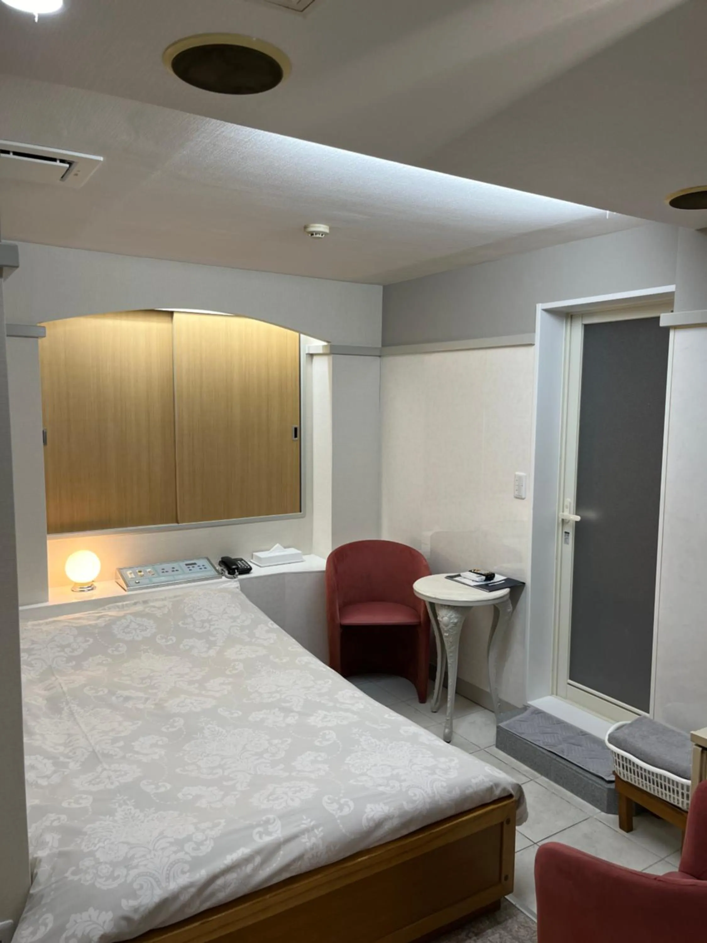 Bed in City Hotel Southern Cross