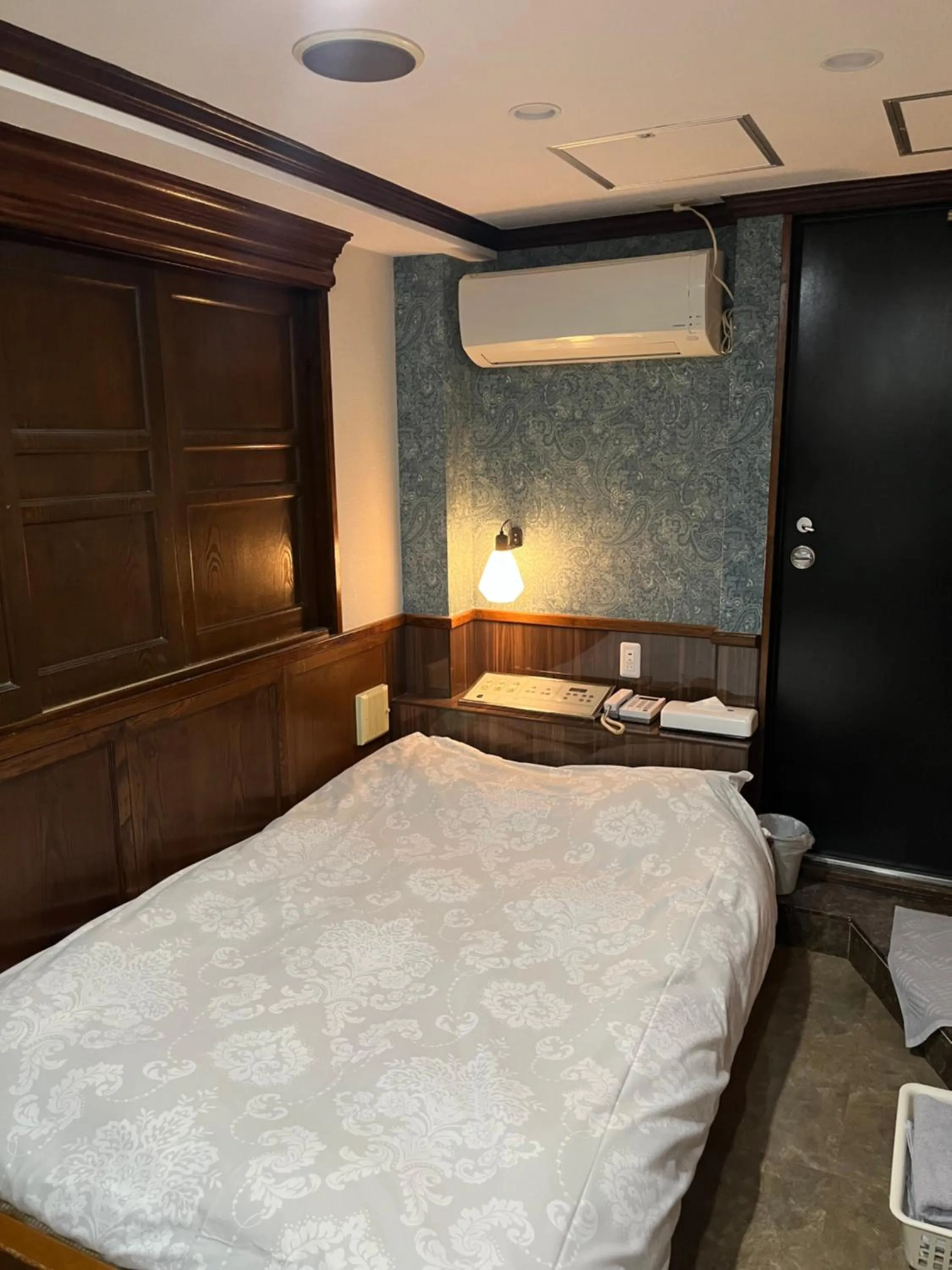 Bed in City Hotel Southern Cross