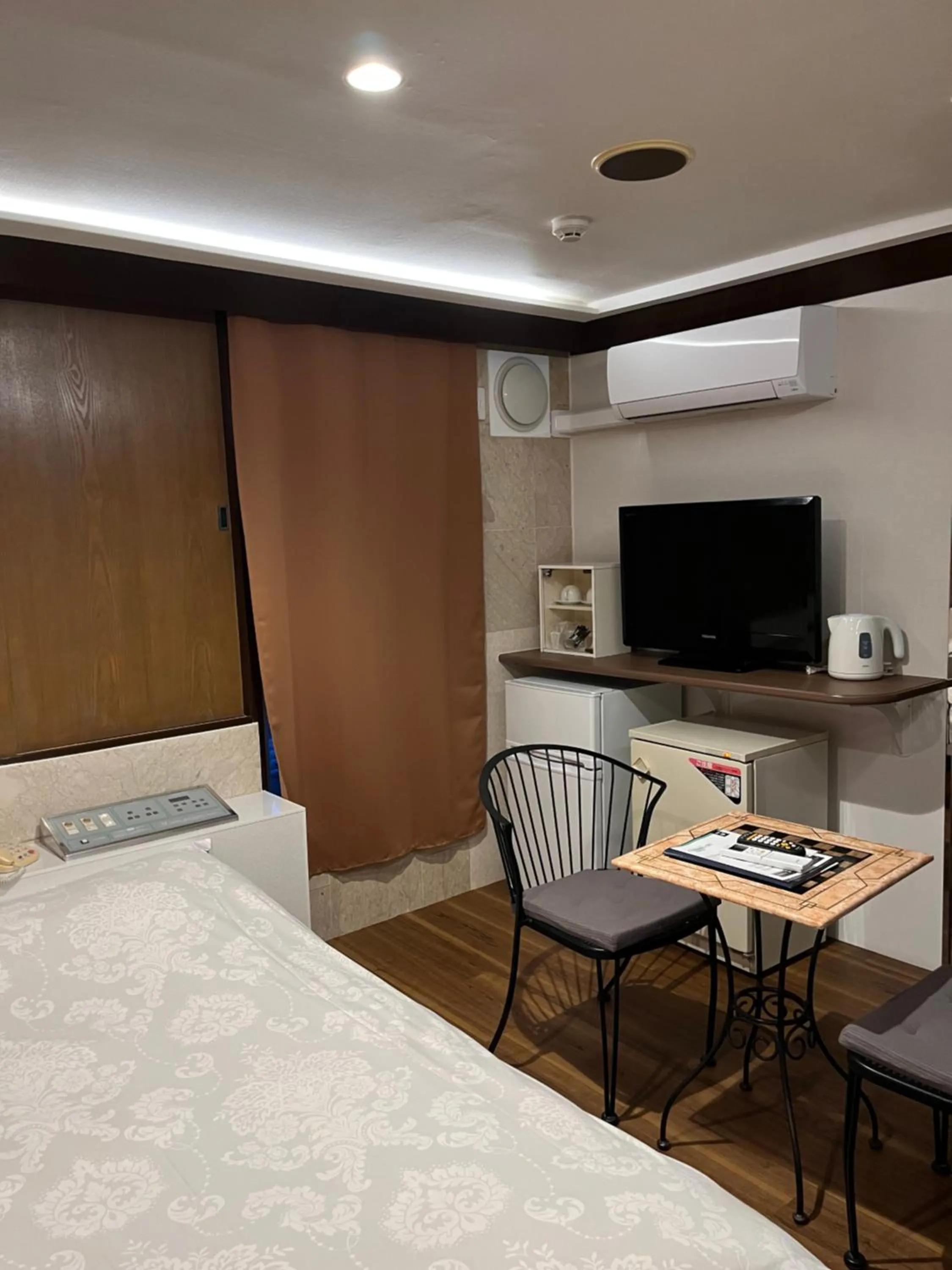 Bed in City Hotel Southern Cross