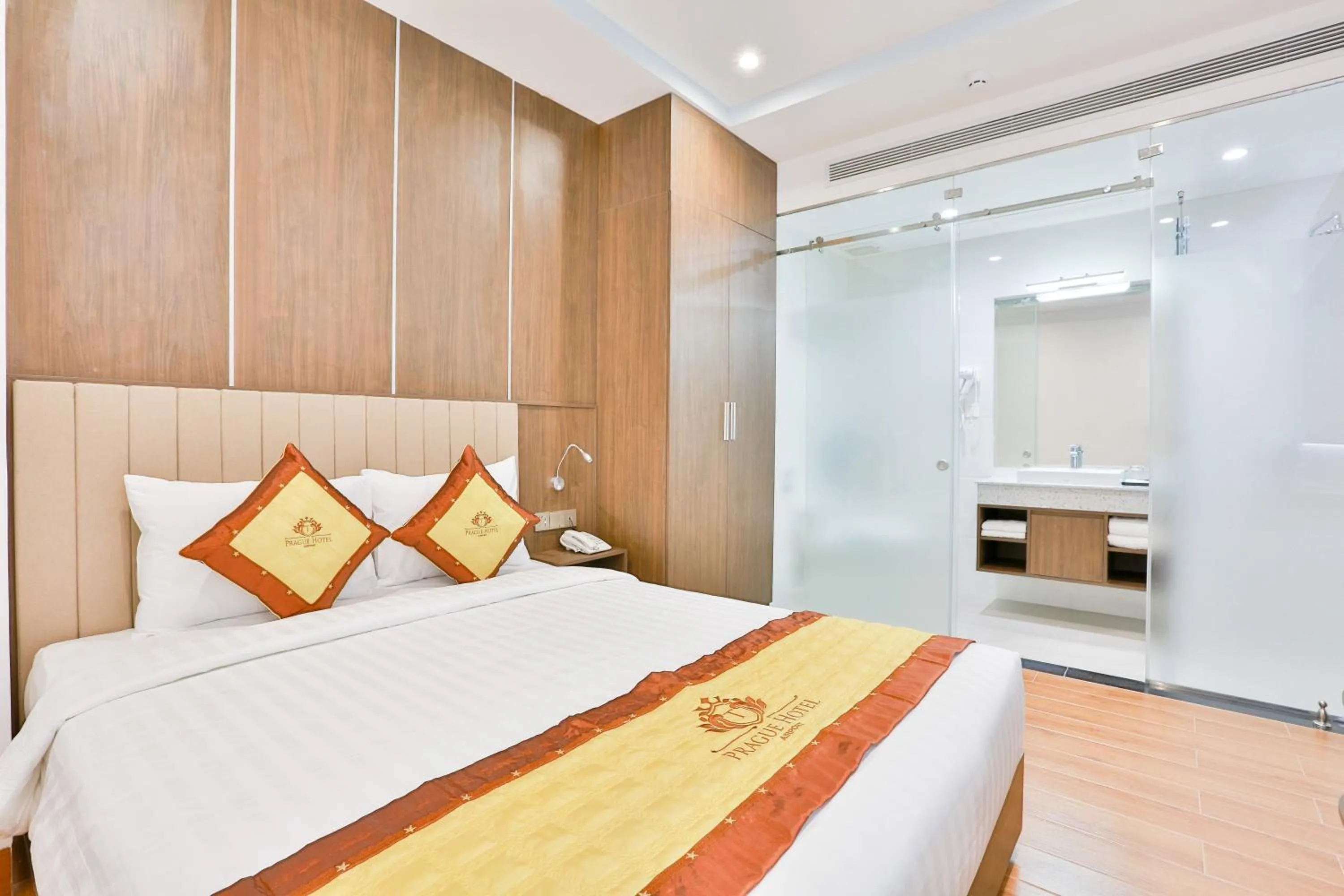 Bedroom, Bed in Prague Saigon Airport Hotel