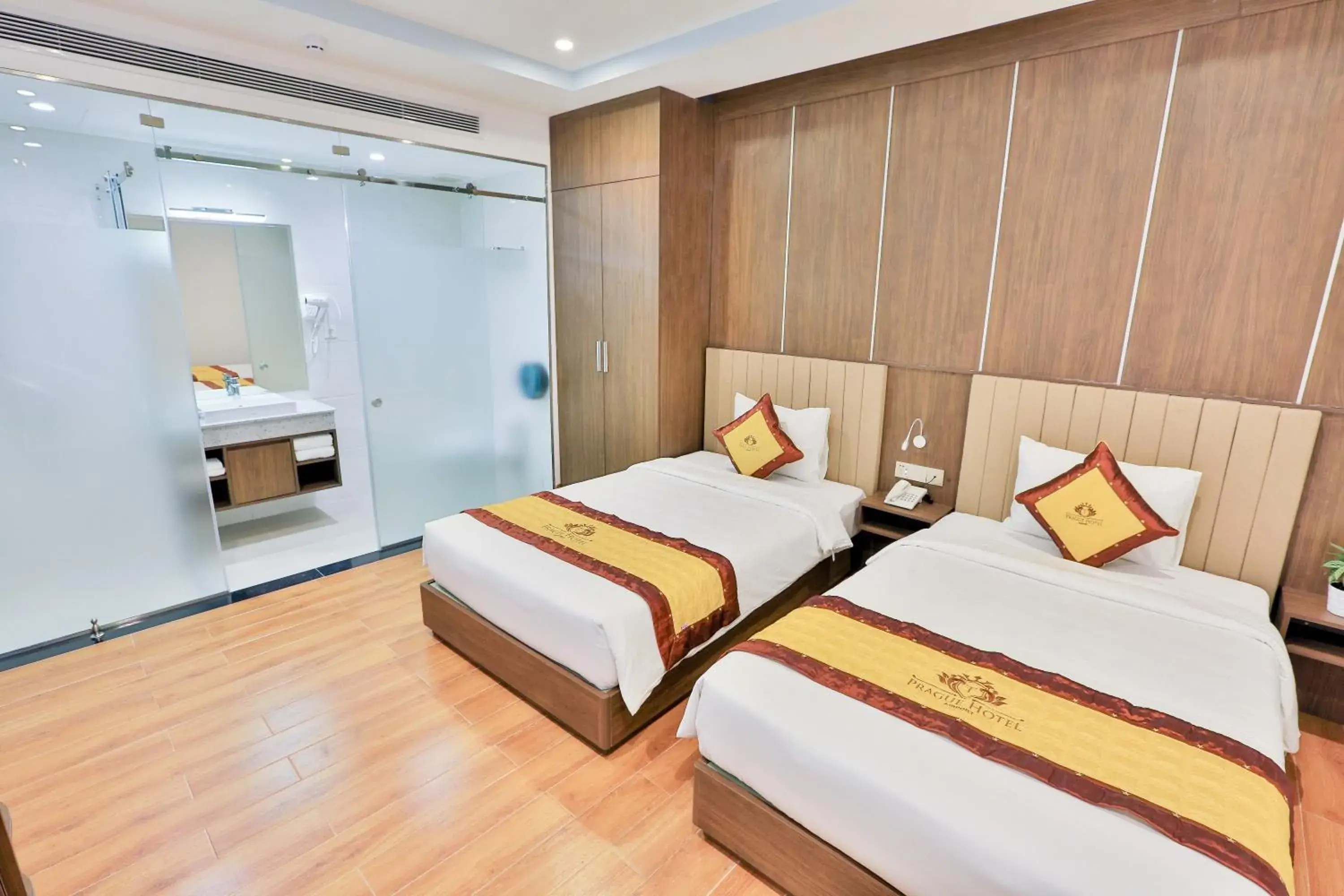 Deluxe Twin Room in Prague Saigon Airport Hotel Deluxe Twin Room in Prague Saigon Airport Hotel