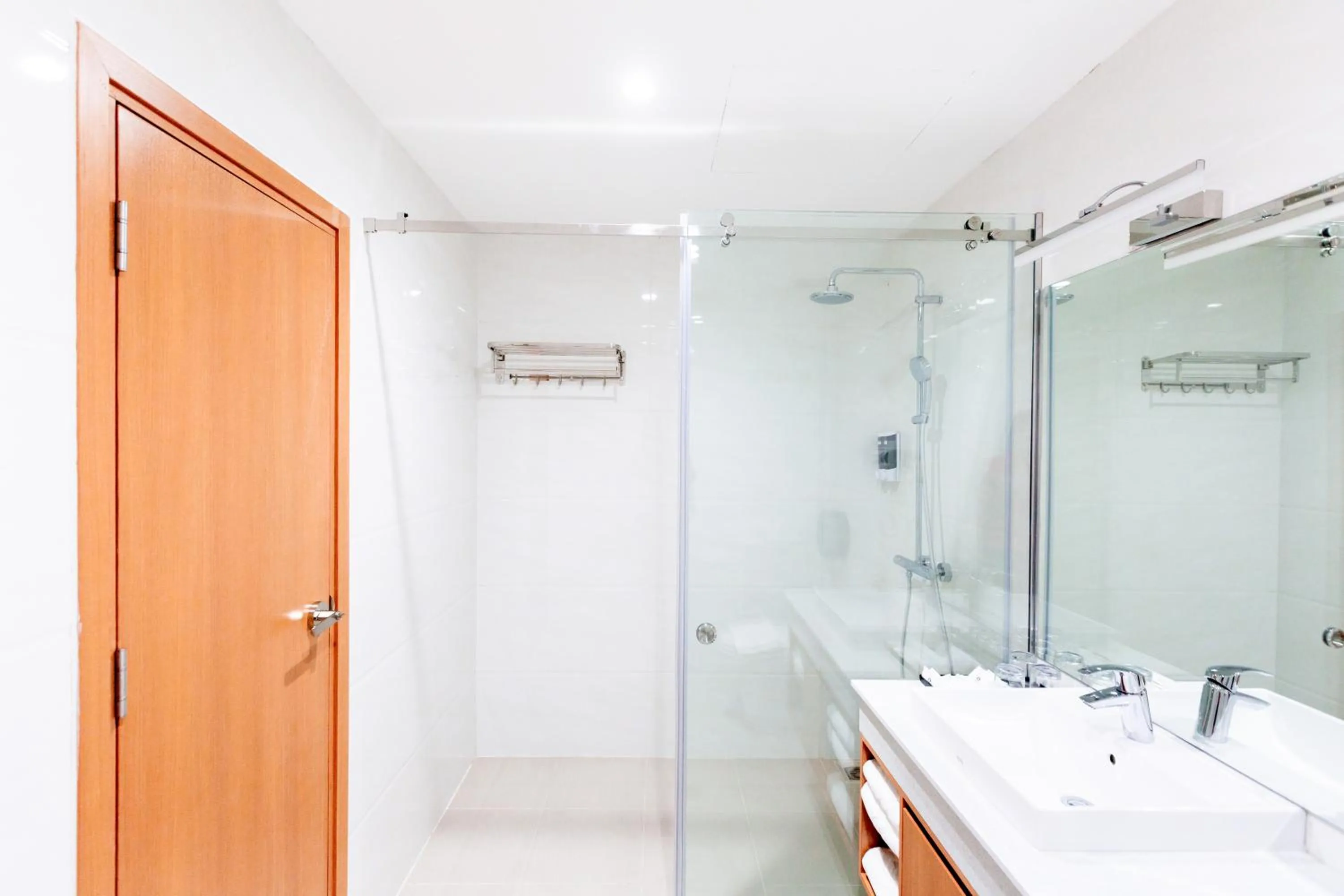 Bathroom in Prague Saigon Airport Hotel