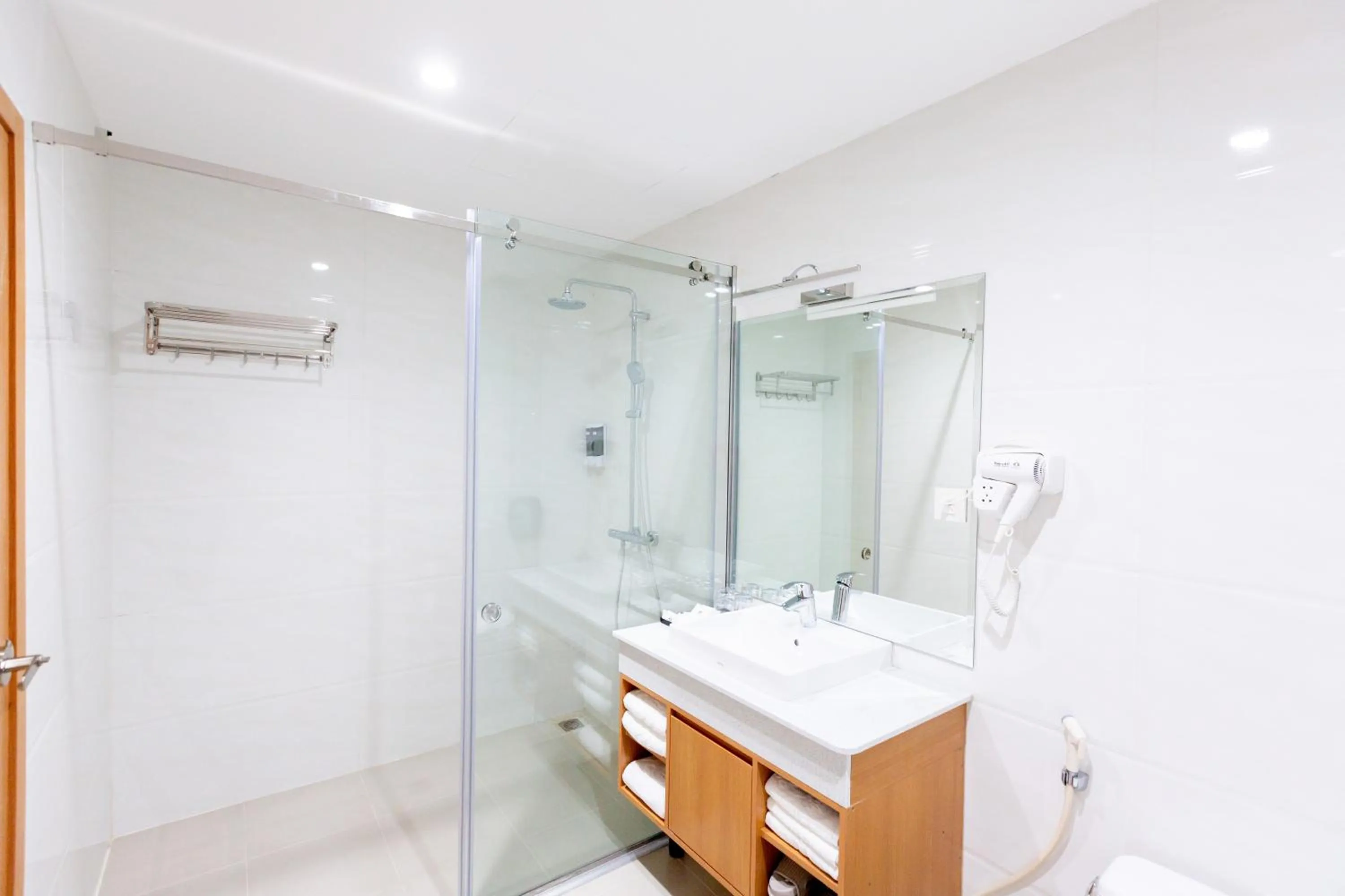 Bathroom in Prague Saigon Airport Hotel