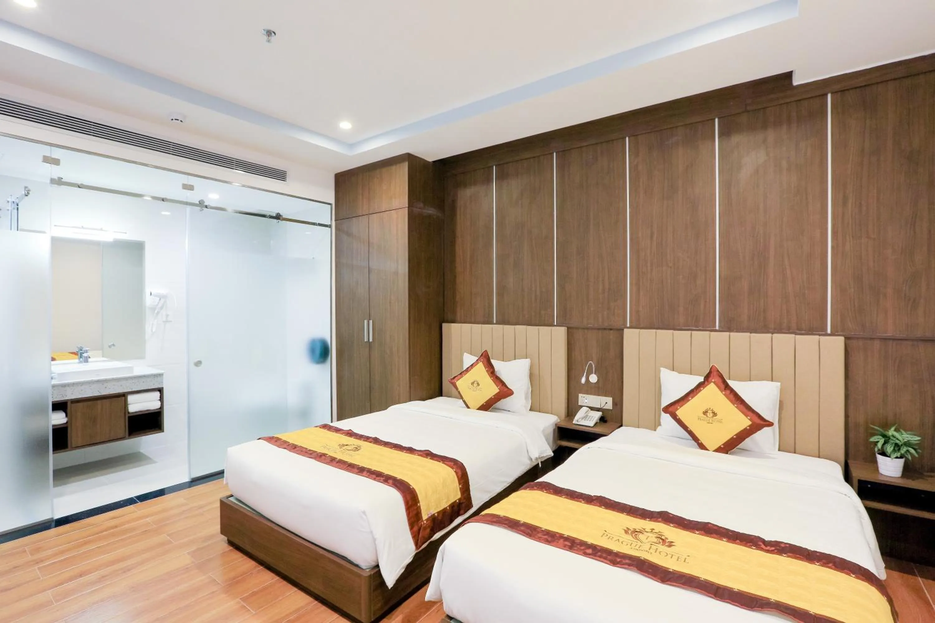 Bathroom, Bed in Prague Saigon Airport Hotel