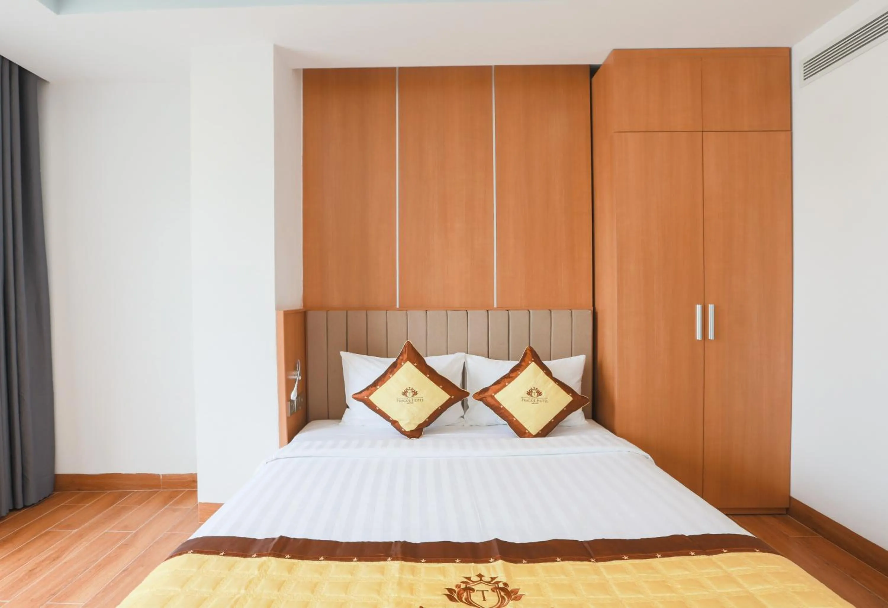 Bedroom, Bed in Prague Saigon Airport Hotel