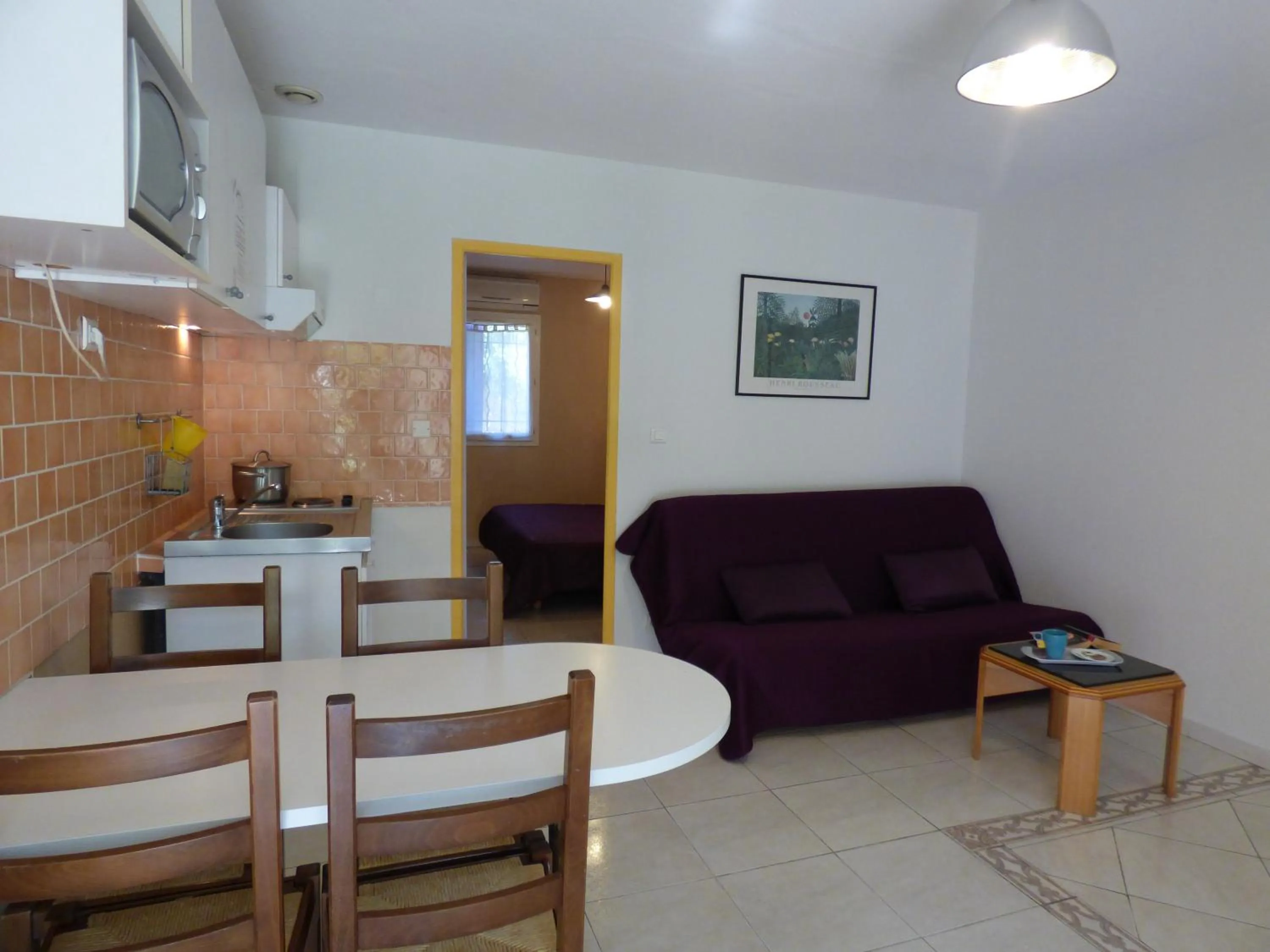 Dining area in Appart'Hotel Festival Sud Suites - Avignon TGV